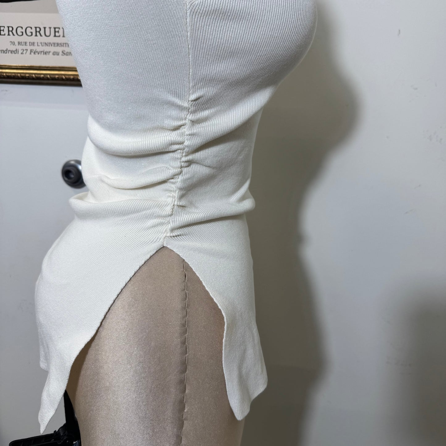Asymmetrical hem Sleeveless Knit Top-Cream