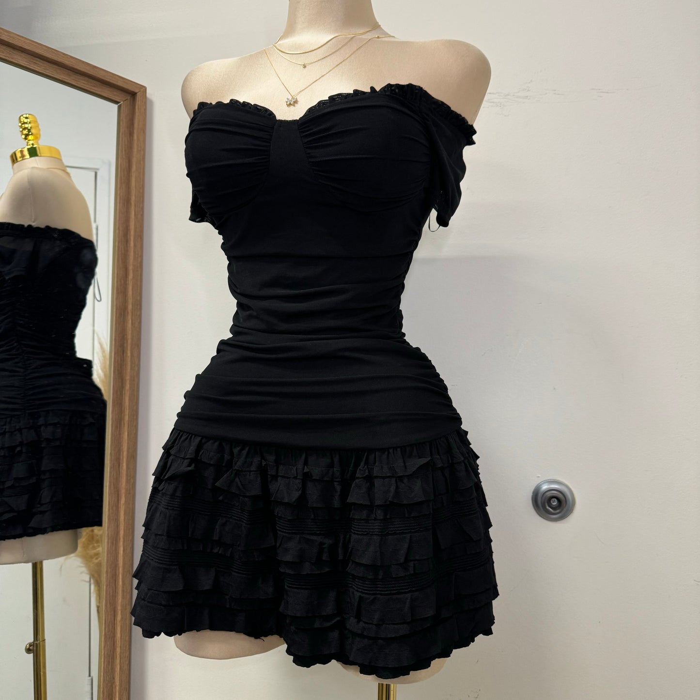 Edge Mesh Off Shoulder Ruffled Dress-Black