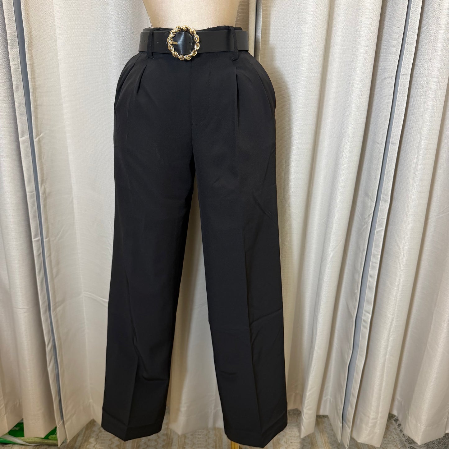 High waisted Pleated Wide leg Trousers-Black