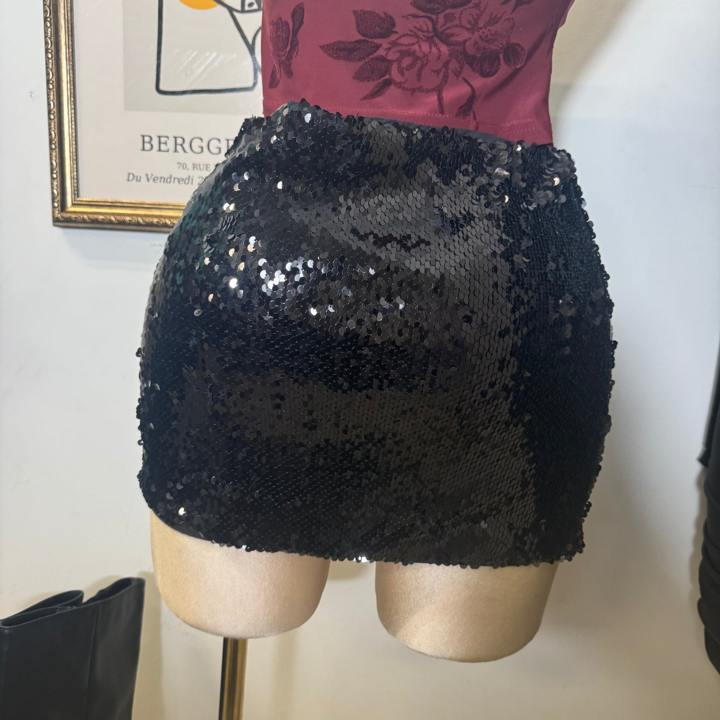 Low Waisted Sequin Micro Mini Skirt-Black