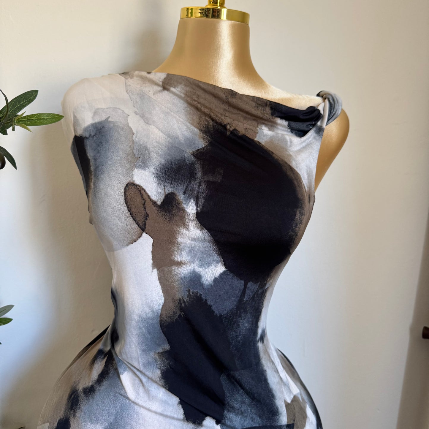 Asymmetrical Plus size Dress-Black