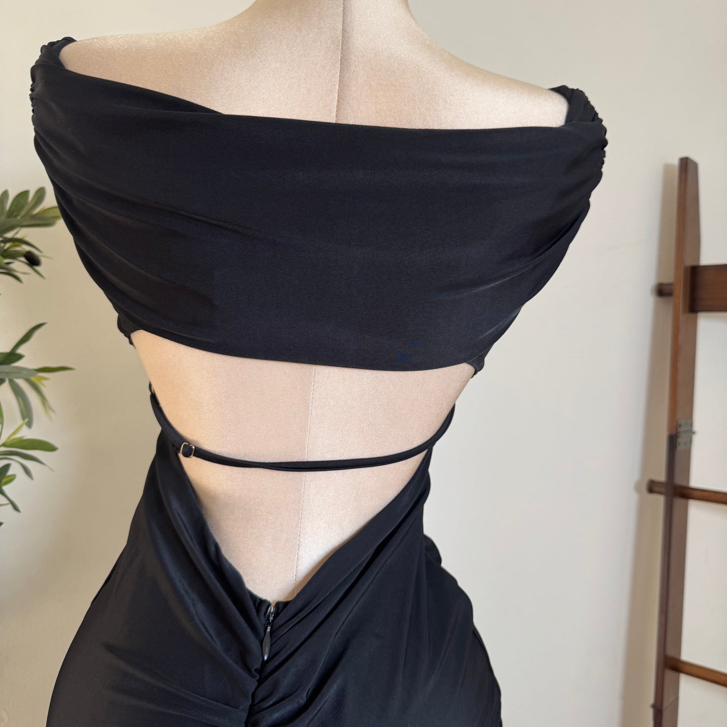 Off shoulder open back mermaid Gown-Black