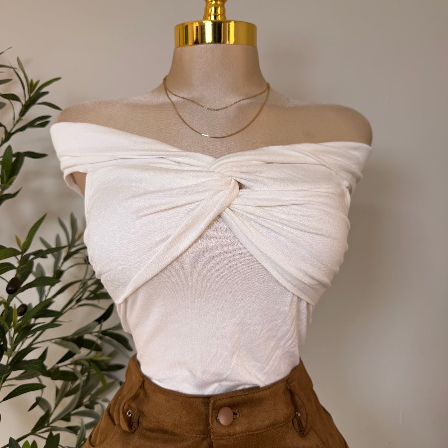 Twist Off The shoulder Top-White