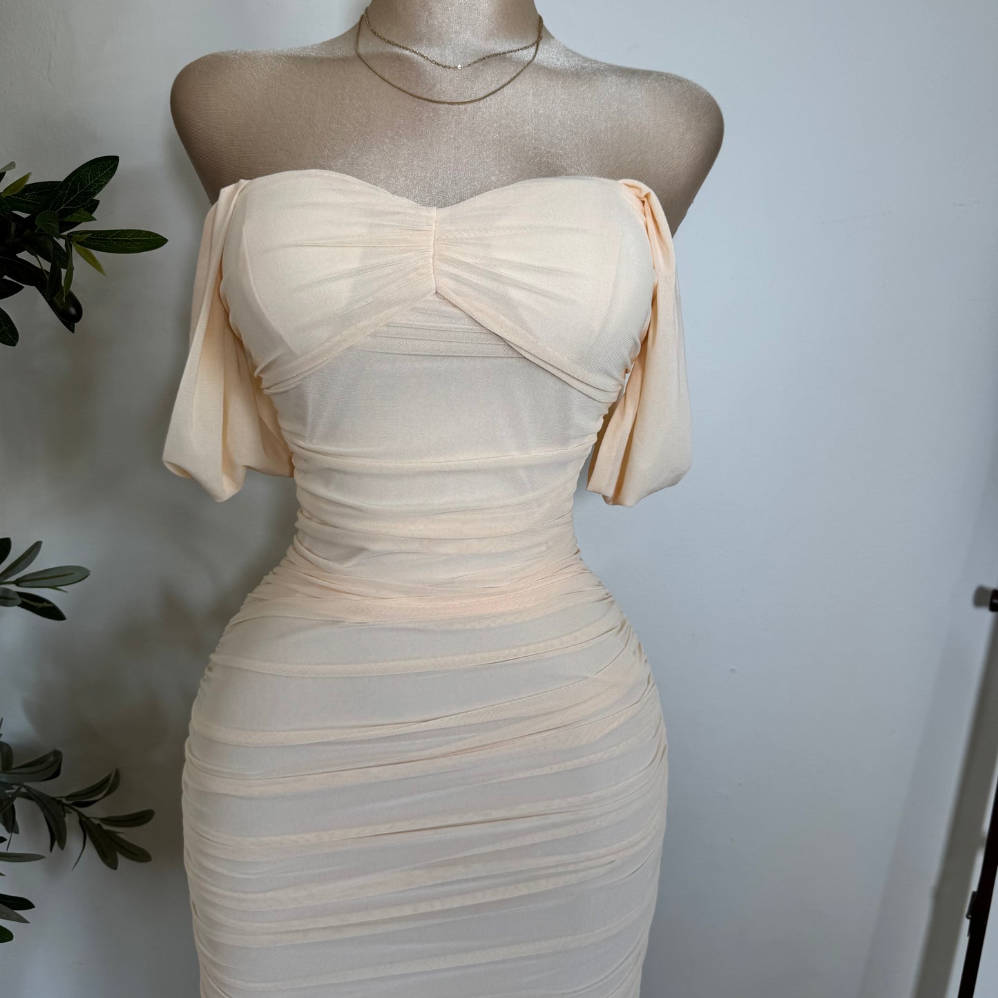 LUXE GLITTER MESH OFF SHOULDER RUCHED MIDI DRESS-Champagne
