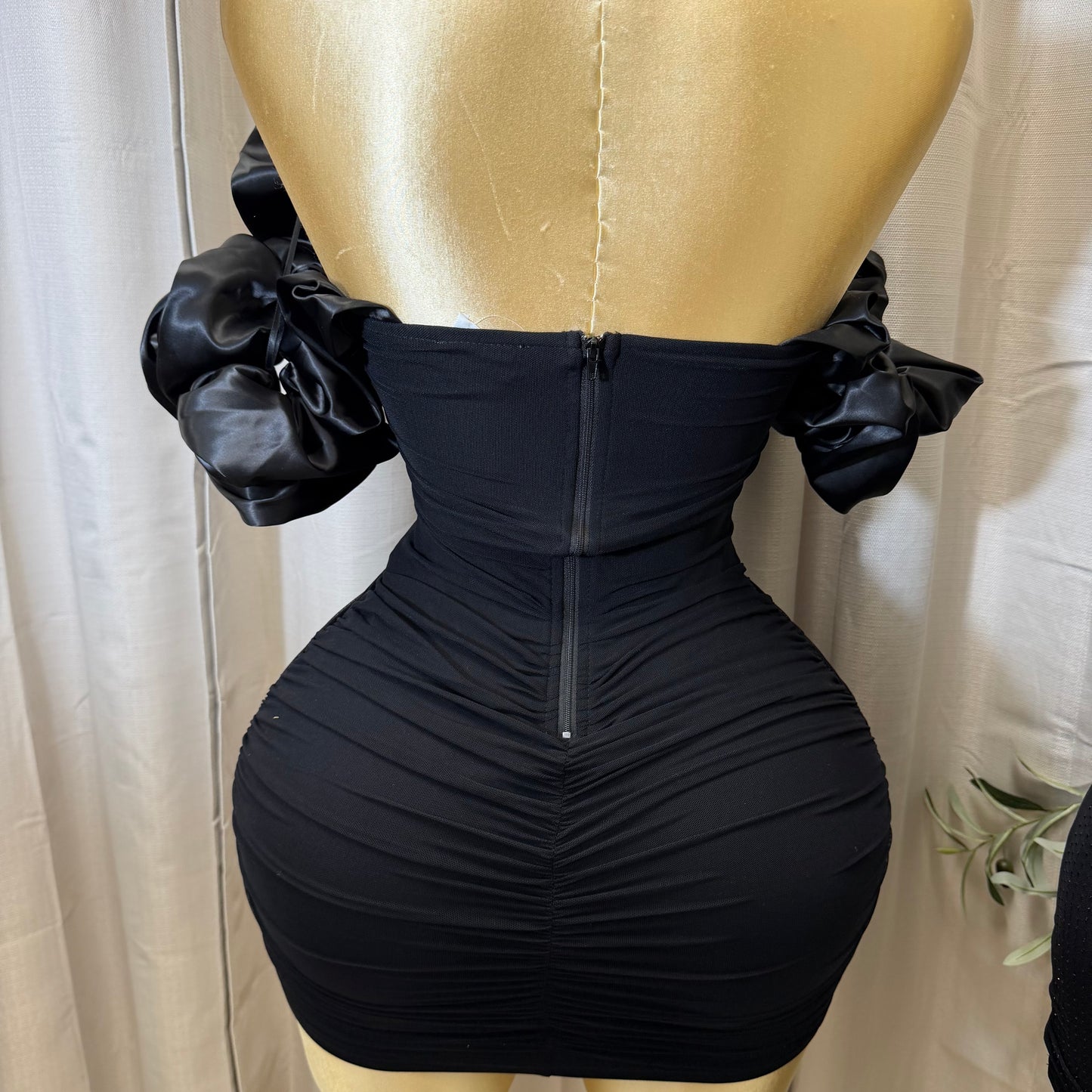 OFF-SHOULDER RUFFLED CORSET-STYLE RUCHED MINI DRESS-Black