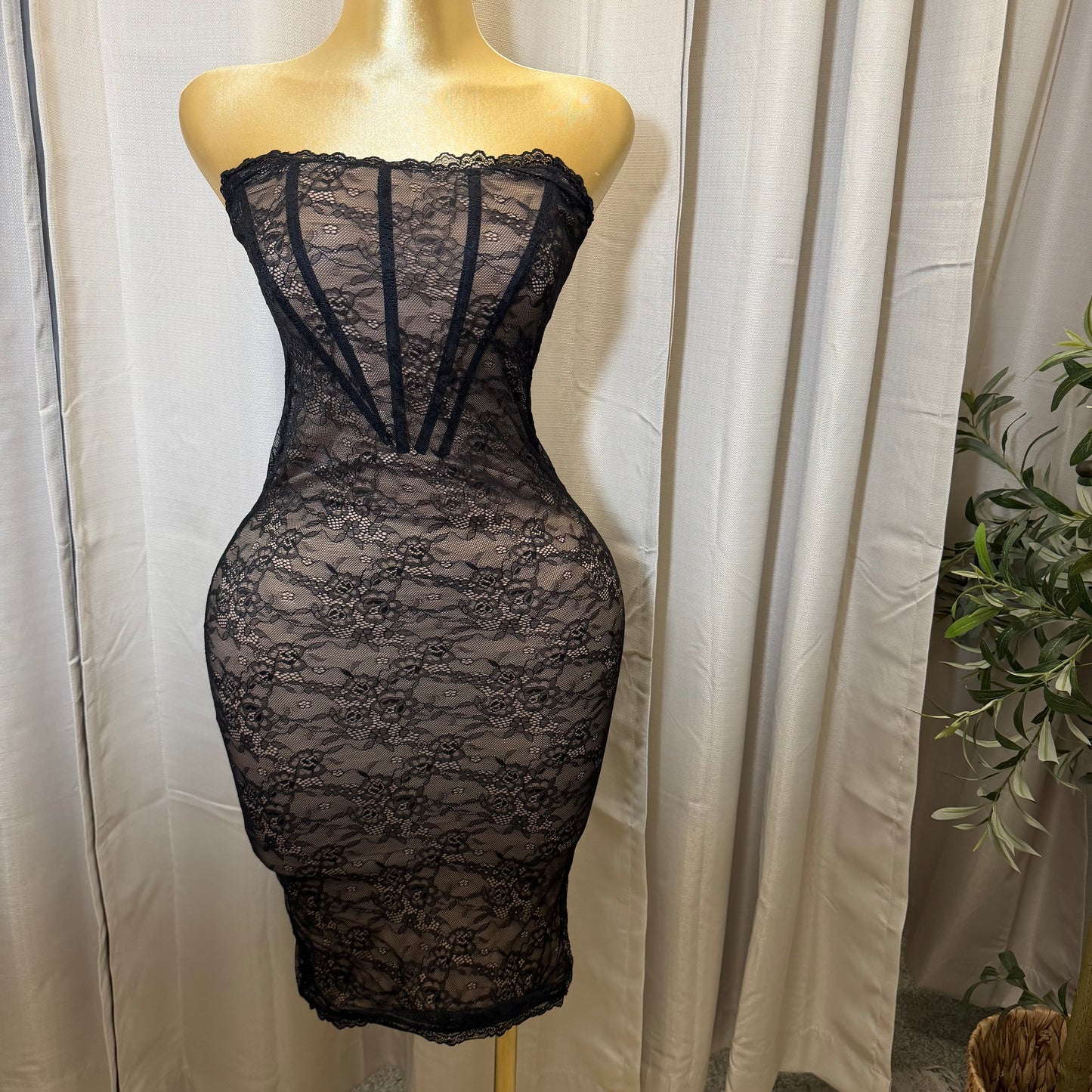 Stretch Lace Corset Body Midi Dress-Black