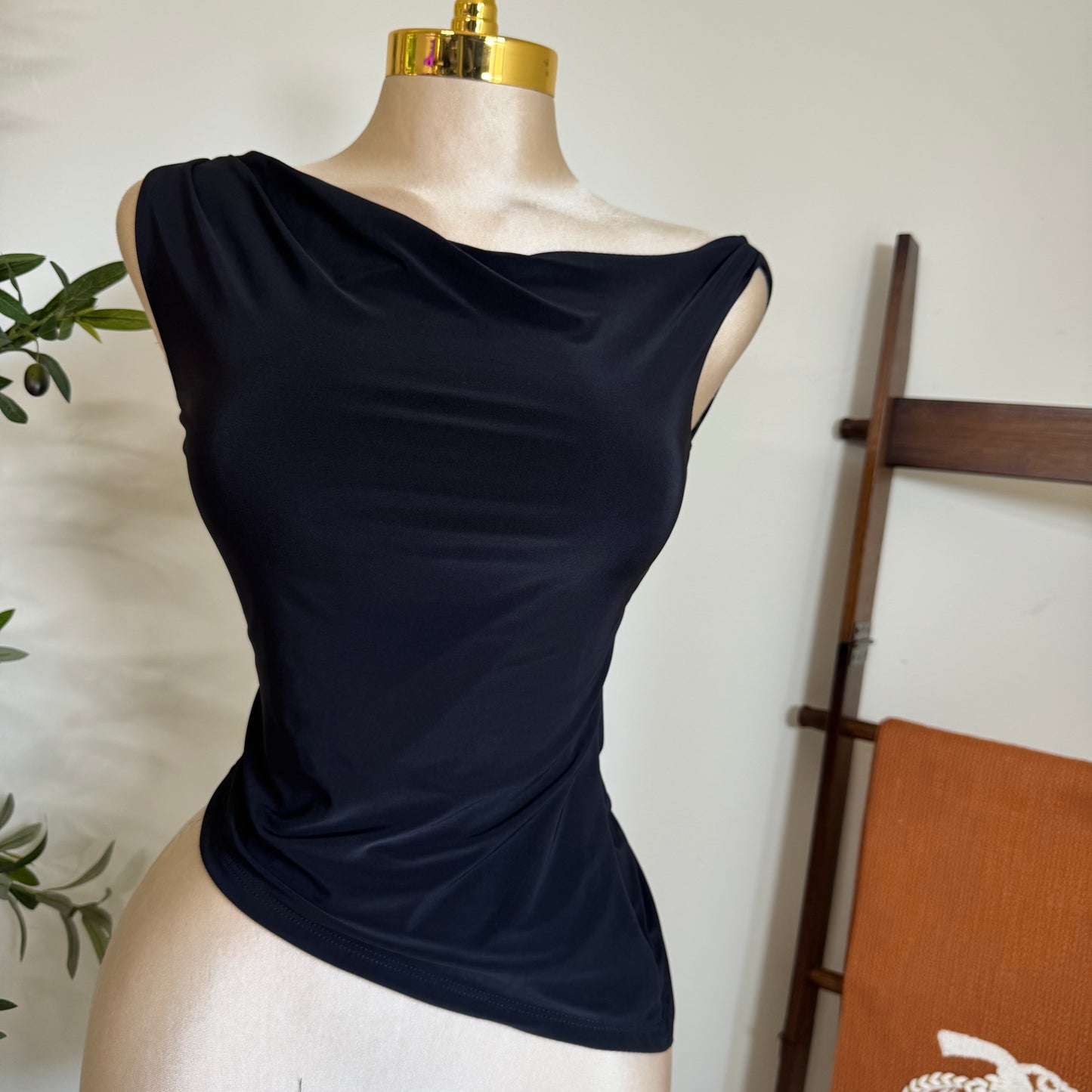 Asymmetrical Off Shoulder Ruched Crop Top-Black