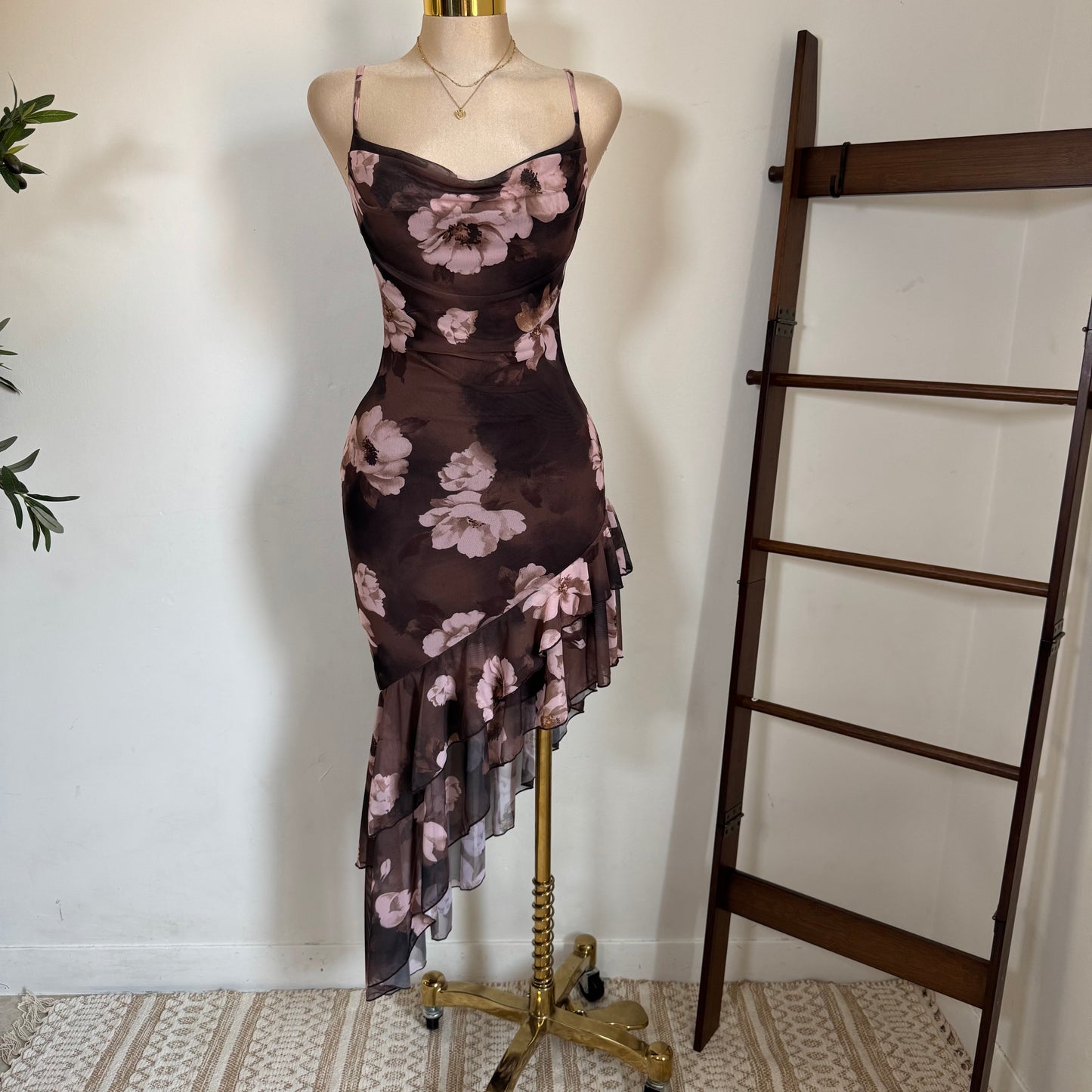 Solecito Open Slit Dress-Brown
