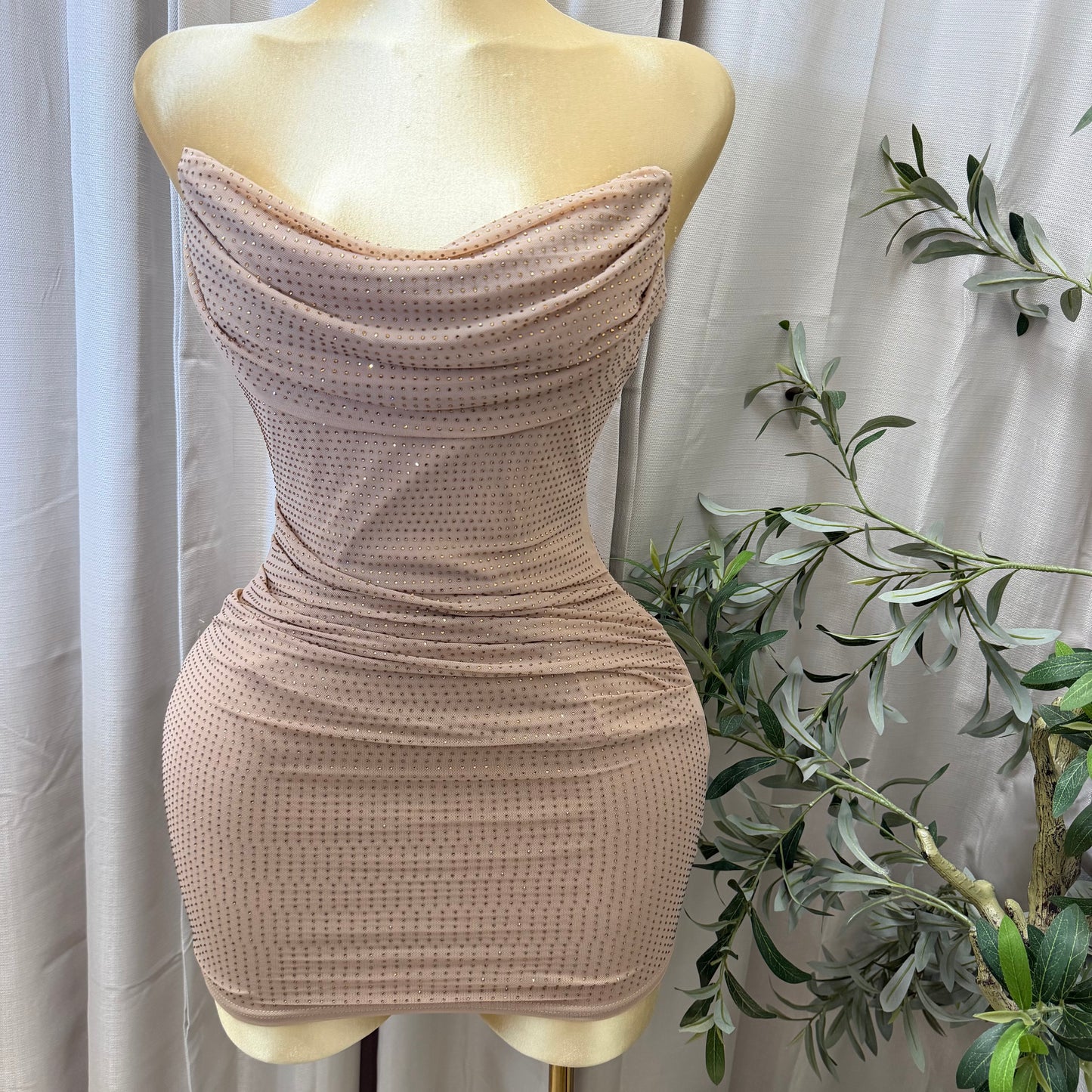 PERFORATED RUCHED STRAPLESS MINI DRESS-Nude