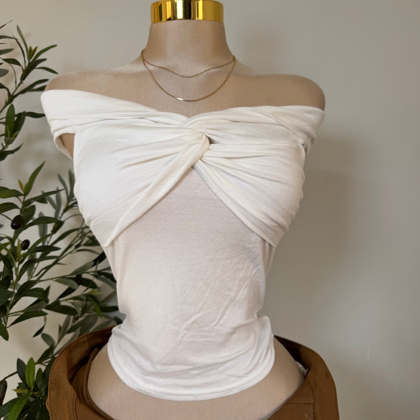 Twist Off The shoulder Top-White