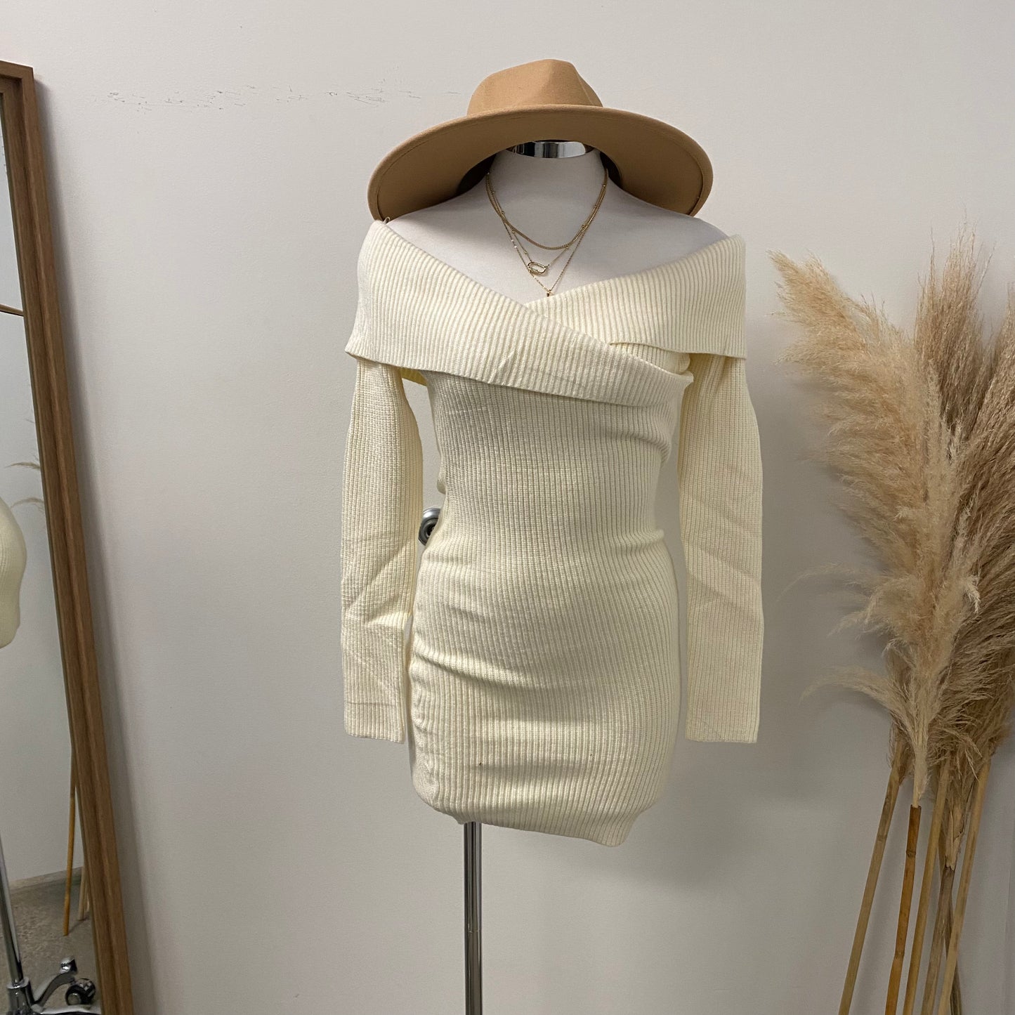 Dinaly Sweter Dress- Ivory
