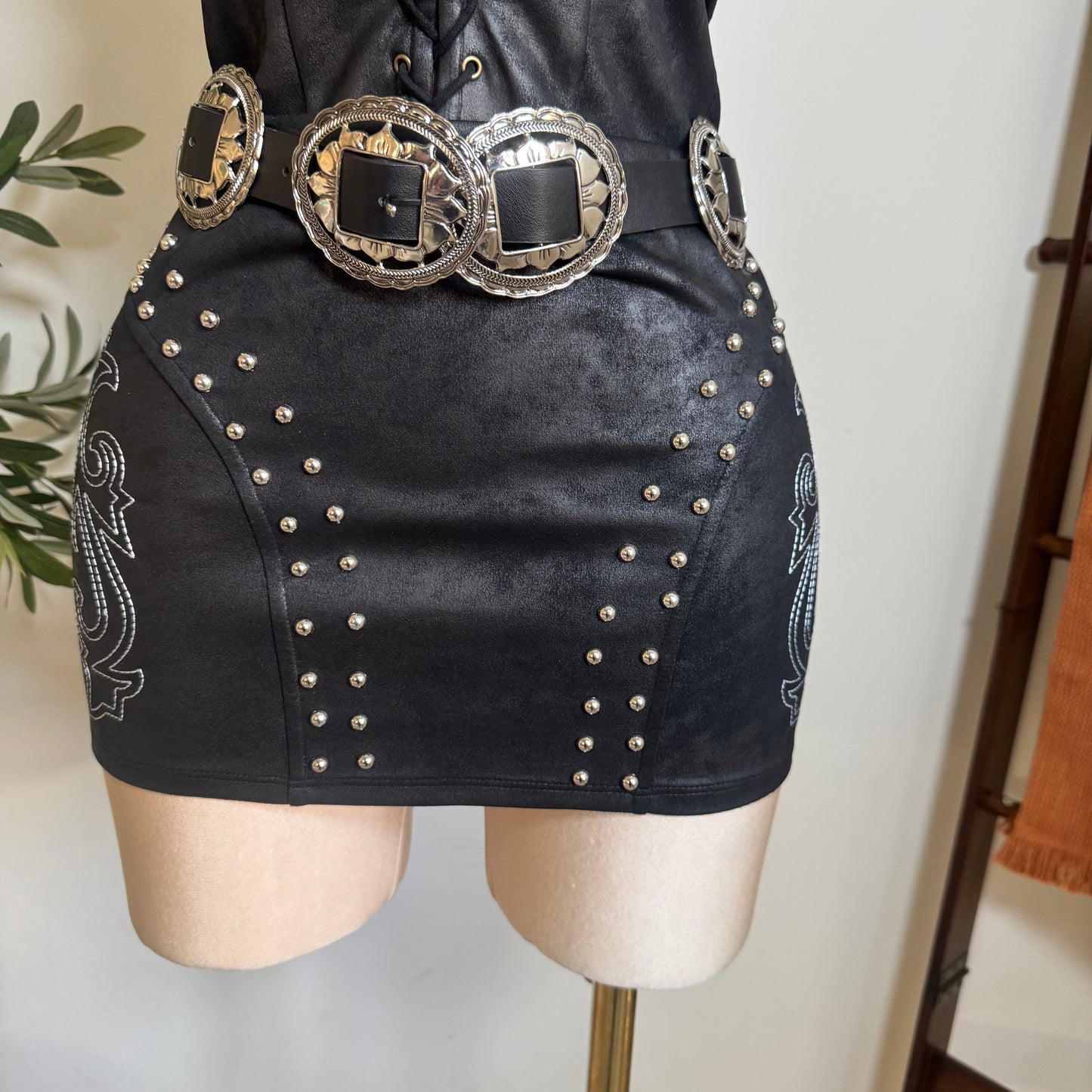 Stud Mini Skirt -Black