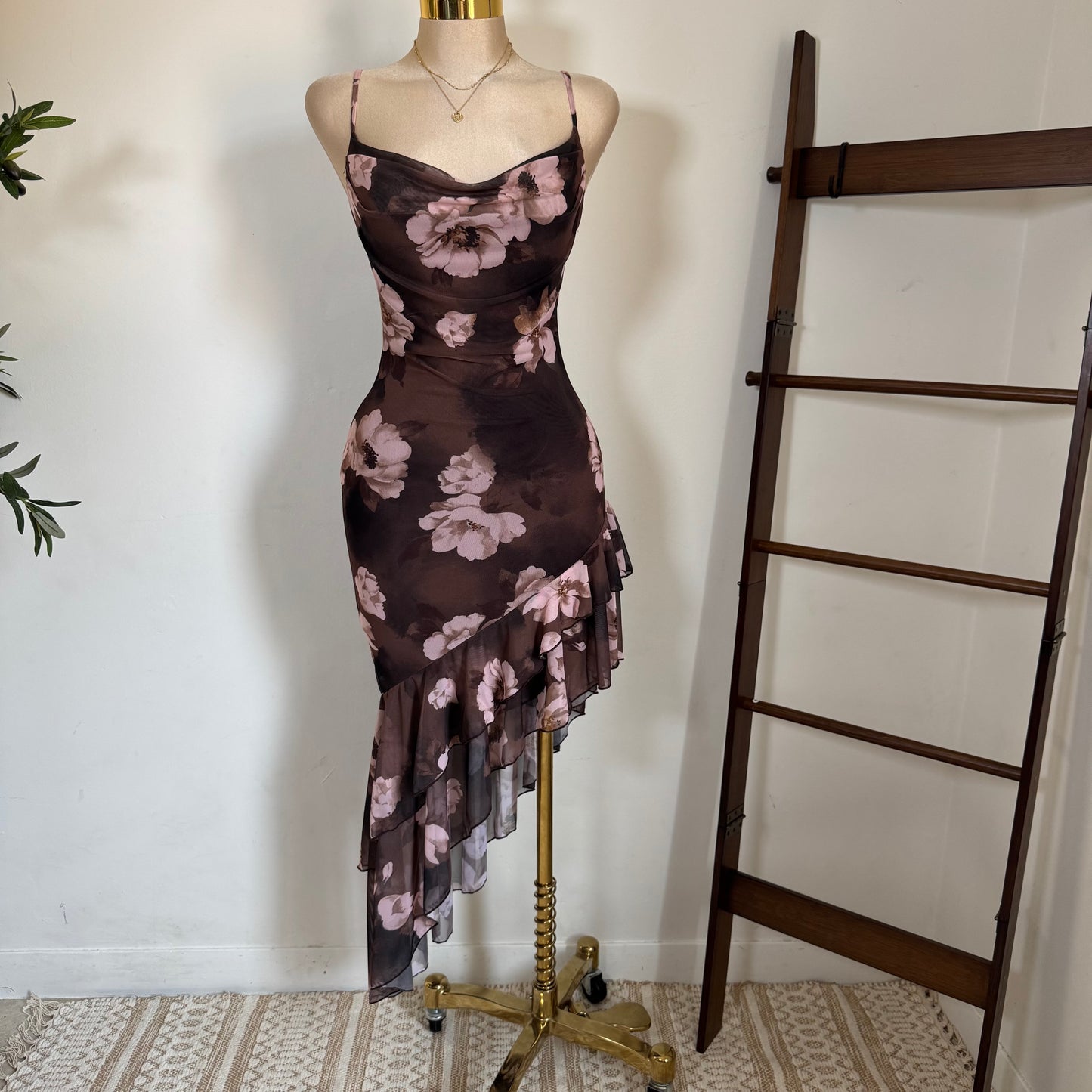 Solecito Open Slit Dress-Brown