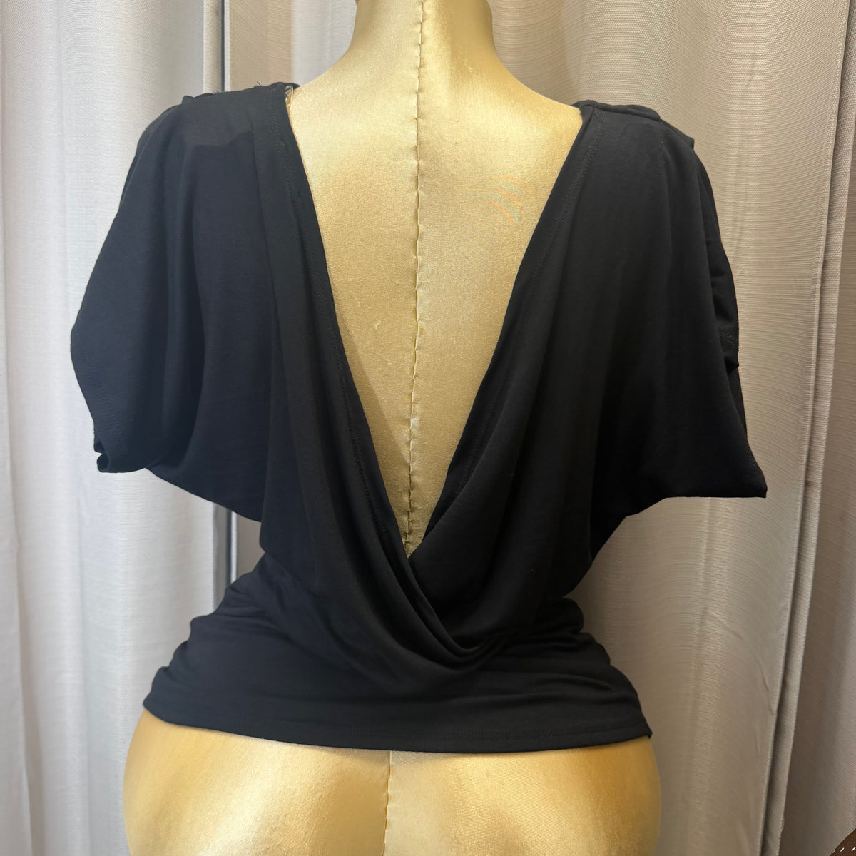 PL-V-Neck Top-Black