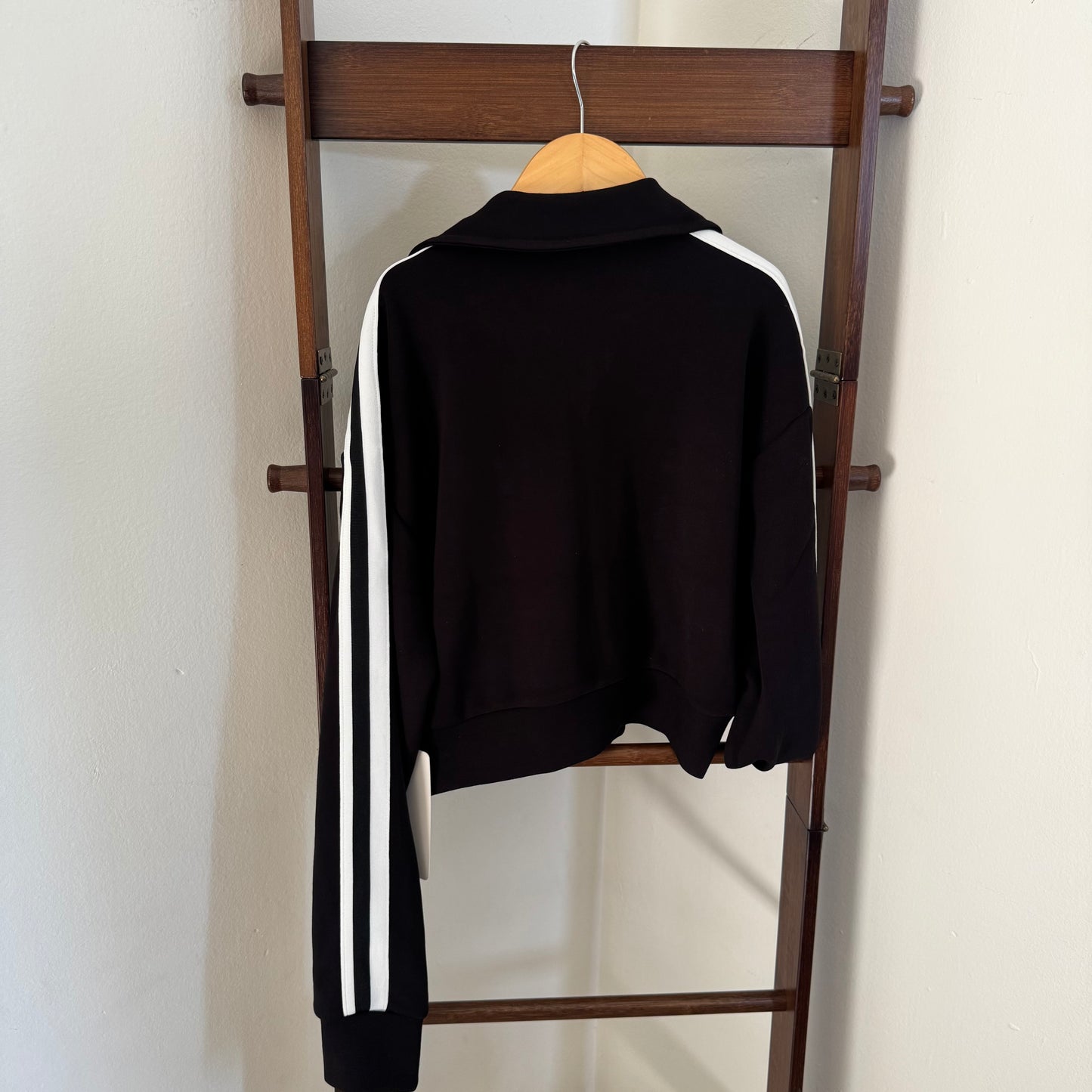 Striped Cropped Sweater-Black