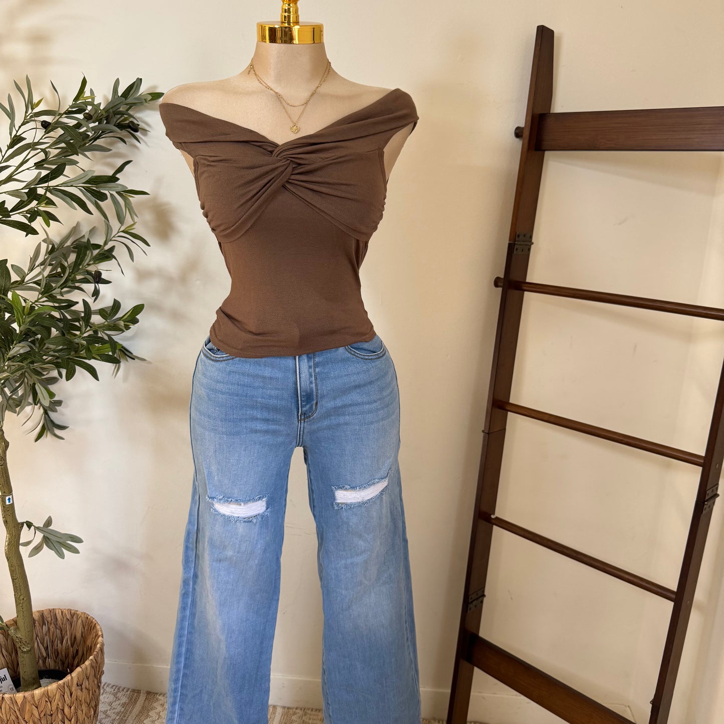 Twist Off The shoulder Top-Brown