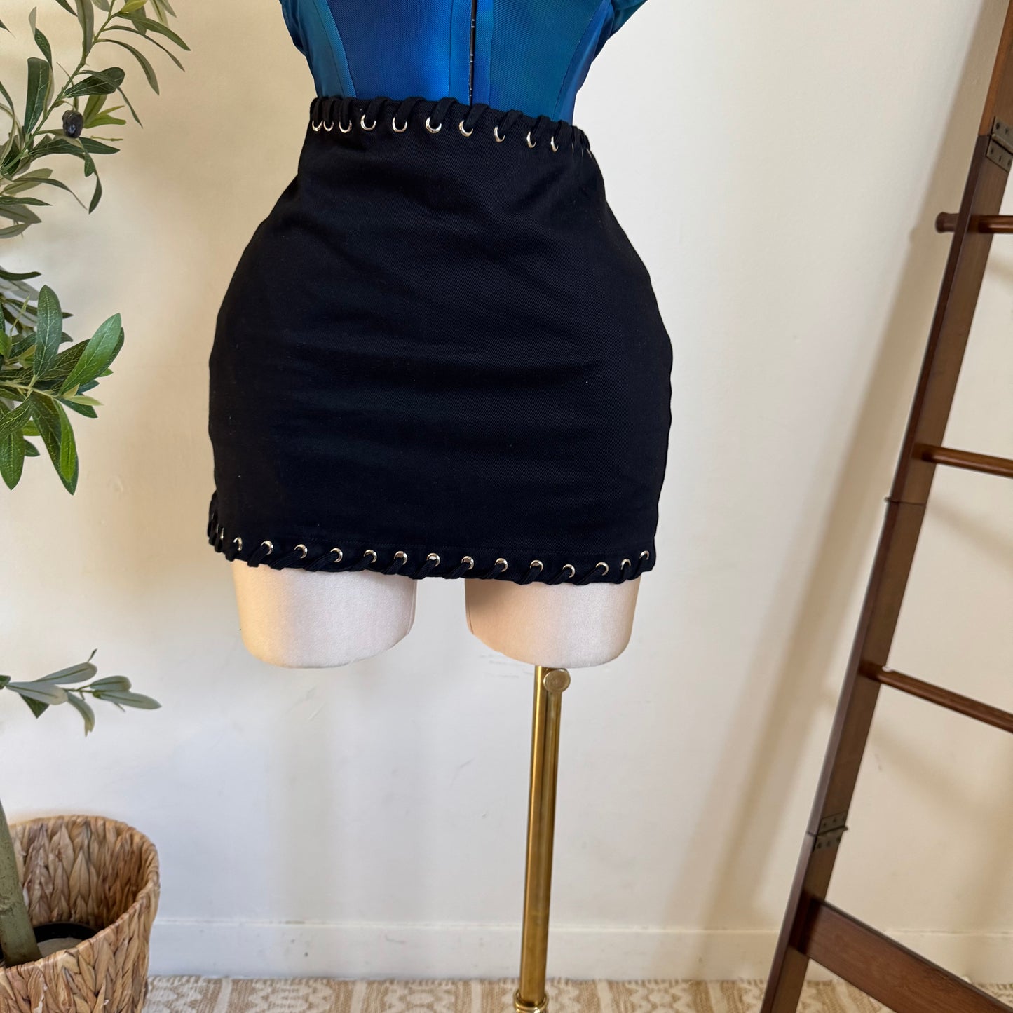 Lace up Skirt-Black