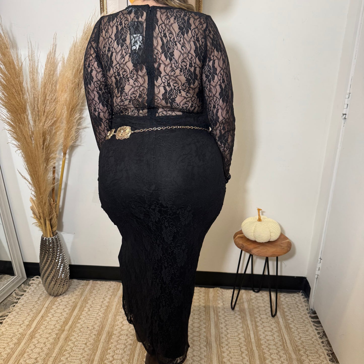 Long Sleeve Lace Midi Dress-Black