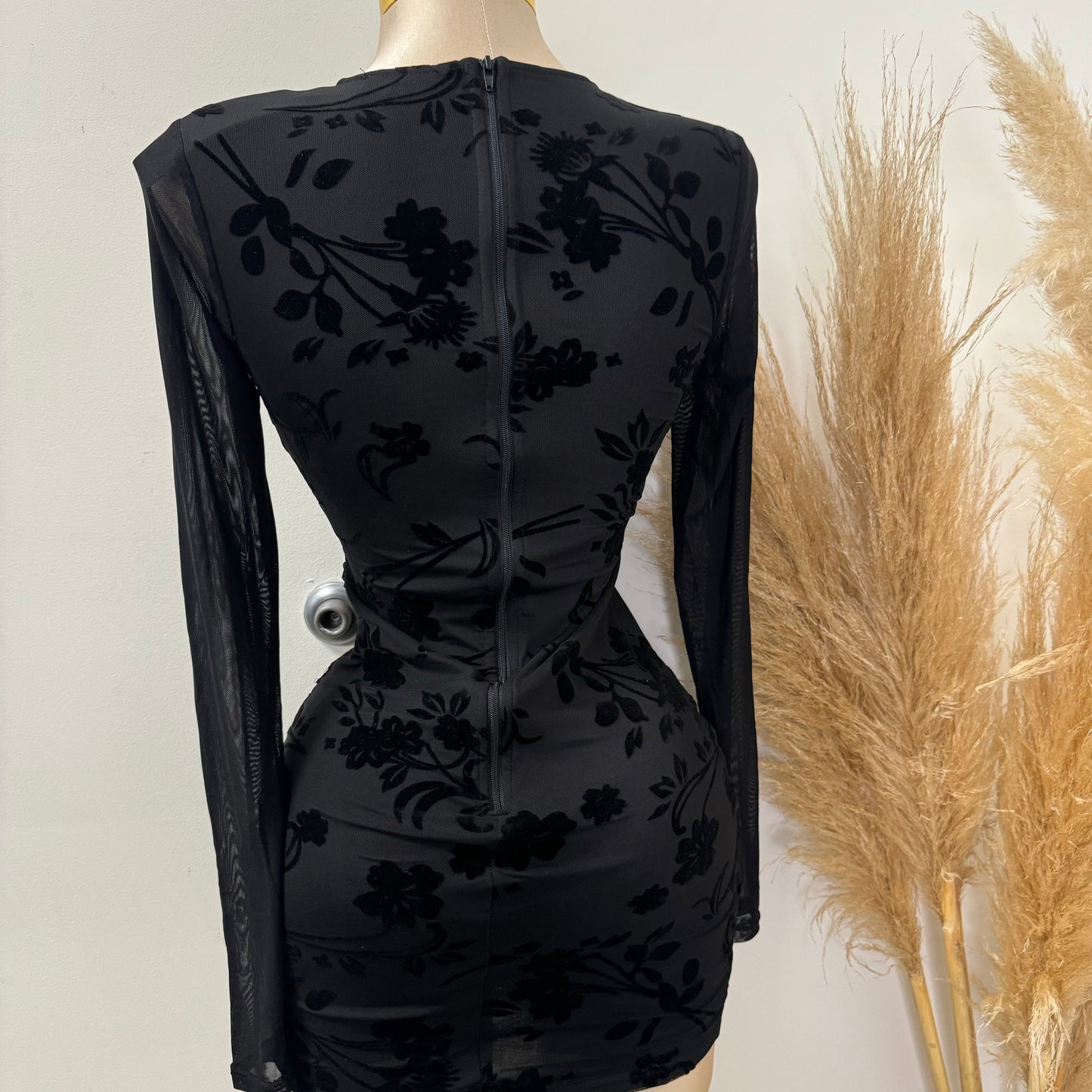 Floral Flocking Round Neck Bodycon Dress-Black