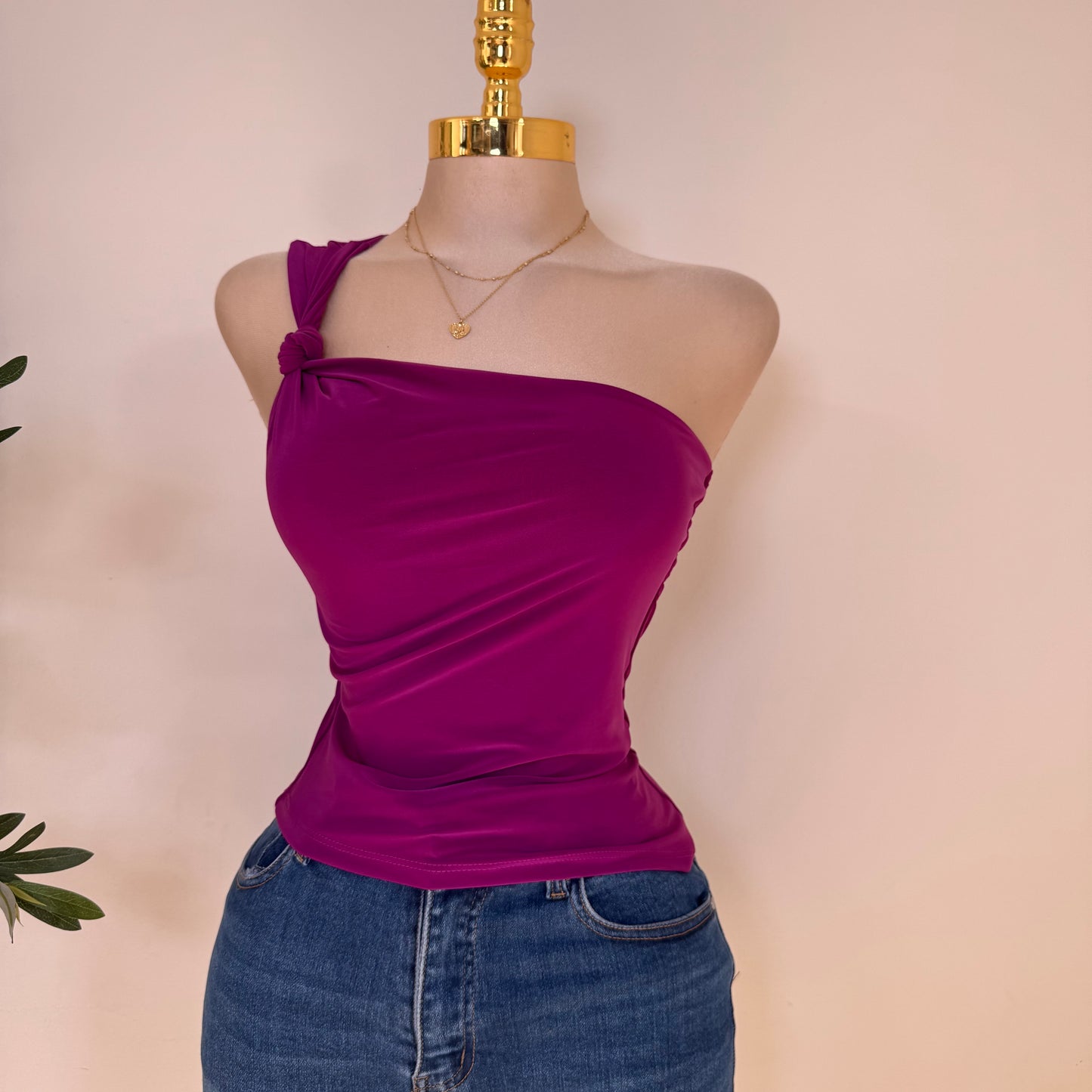 One shoulder knotted Asymmetrical Top-Magneta