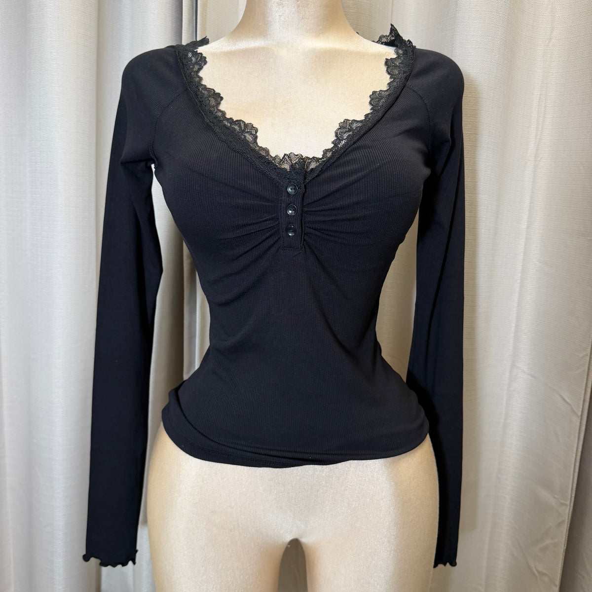 Long sleeve ribbed Lace Detail-Black