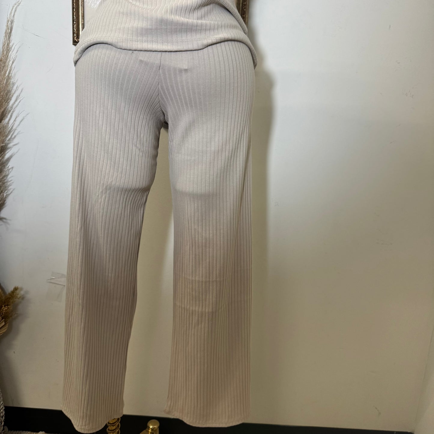 Sleeveless Mock neck with Belt rib knit Top and Wide Rib Knit pants-cream