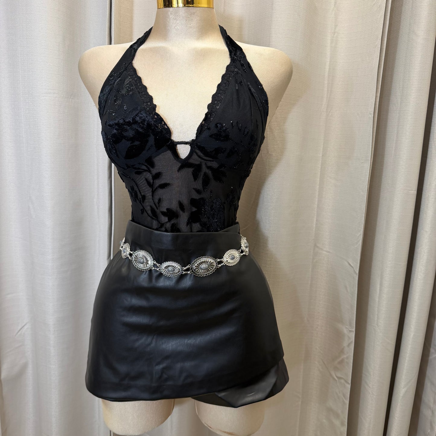 HALTERNECK BODYSUIT-black
