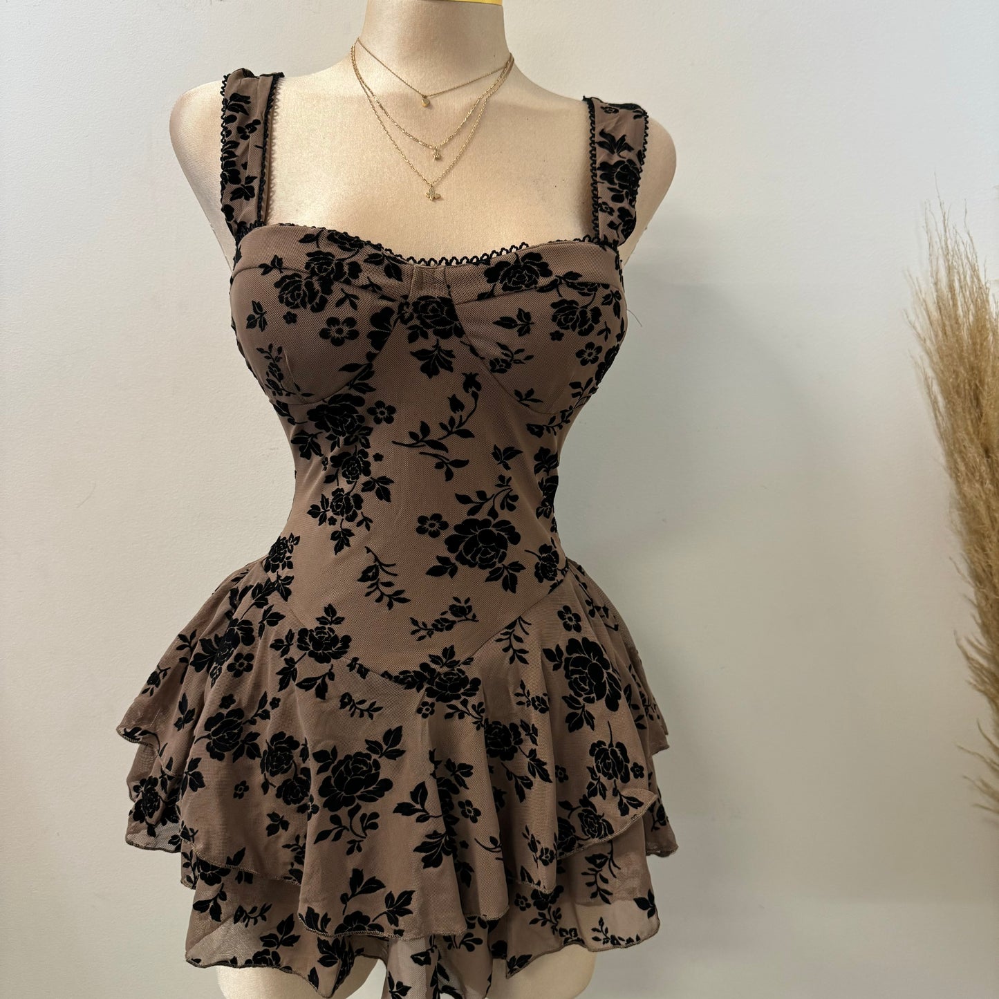 Floral Lace Trim Dress-Black/Brown