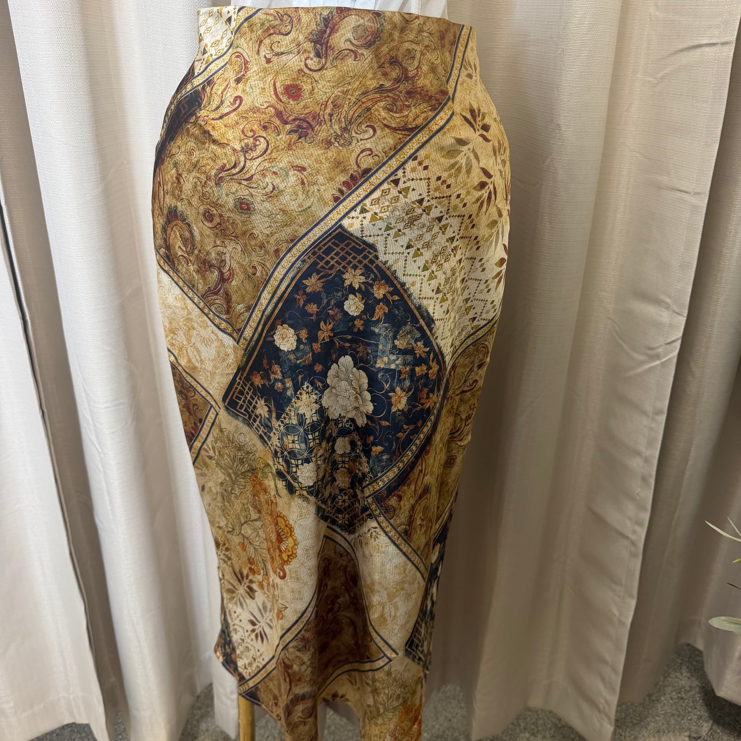 Satin print fitted skirt-Brown Multi