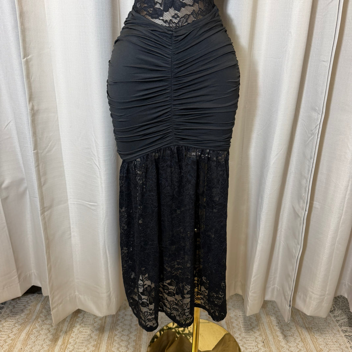 Short sleeve Lace Maxi Dress-Black