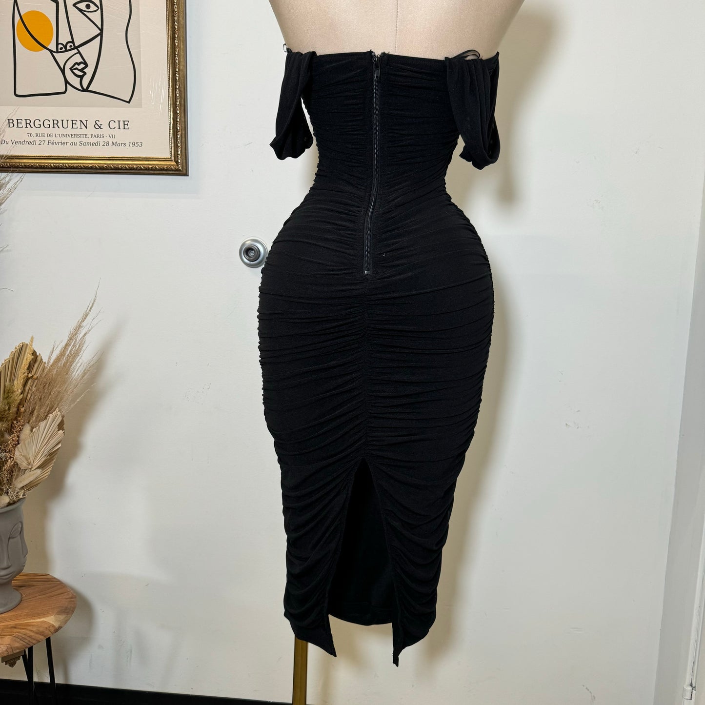 LUXE GLITTER MESH OFF SHOULDER RUCHED MIDI DRESS-Black