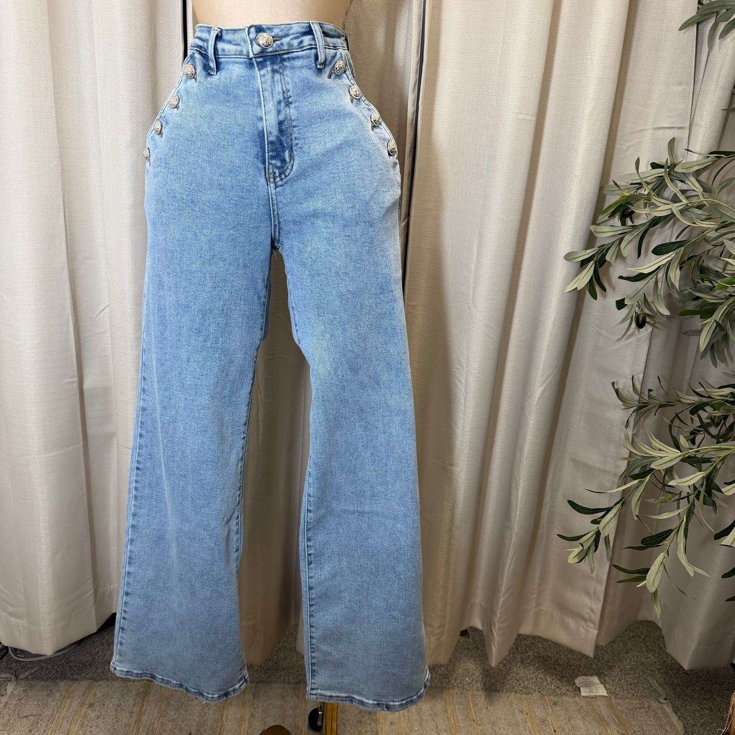High Waisted Jeans Button On the Side-Light Blue
