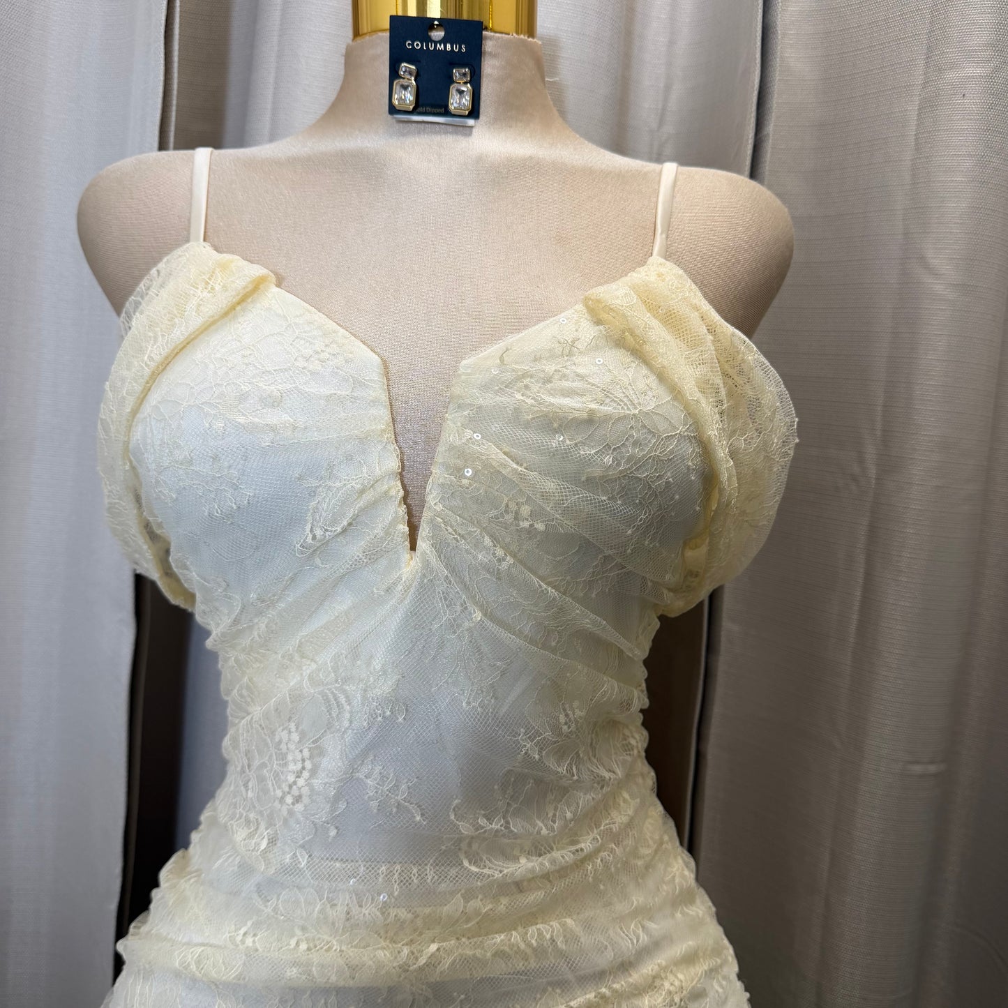 OFF SHOULDER LACE MAXI DRESS-Cream