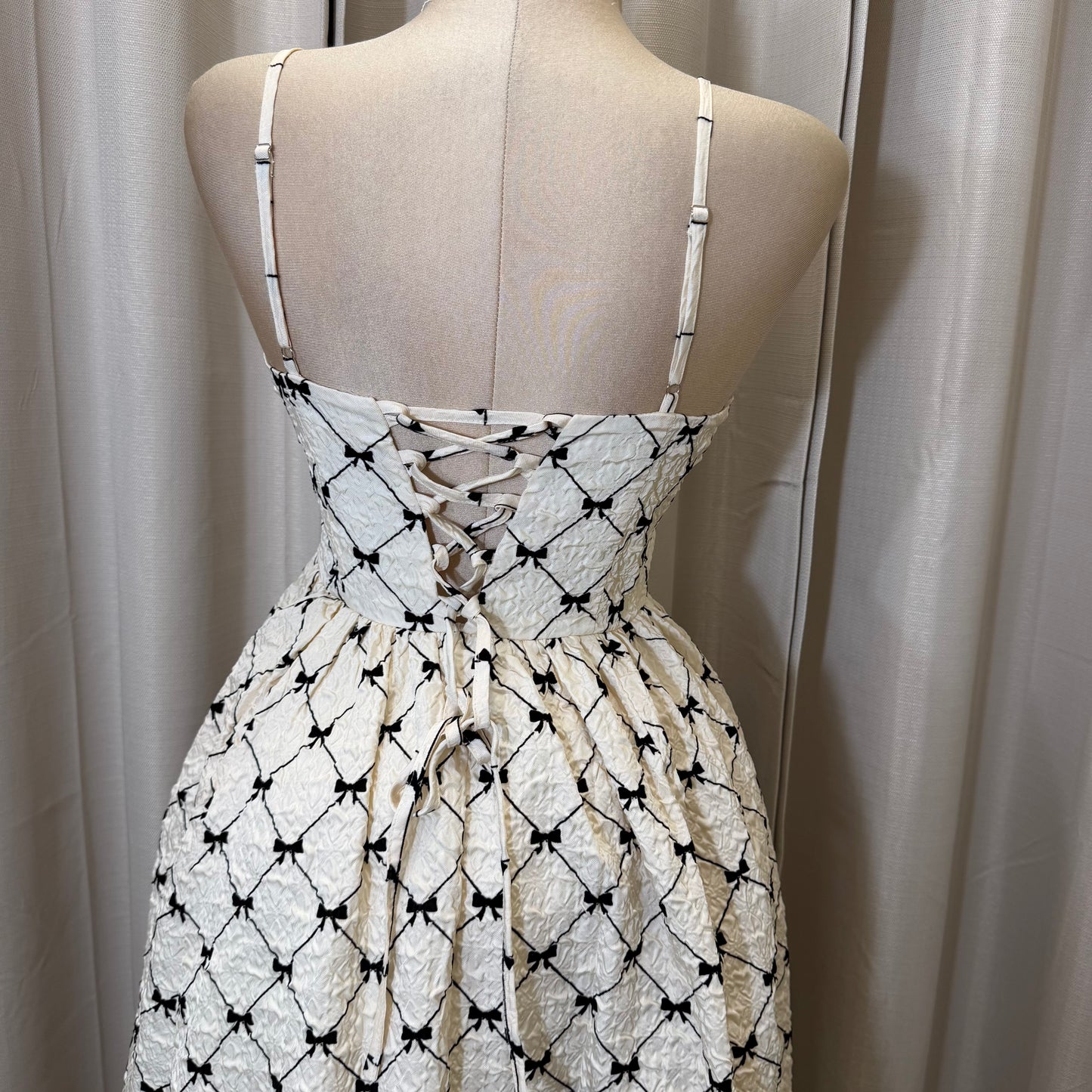 Bow print square neck Maxi Dress with pockets -Black/white
