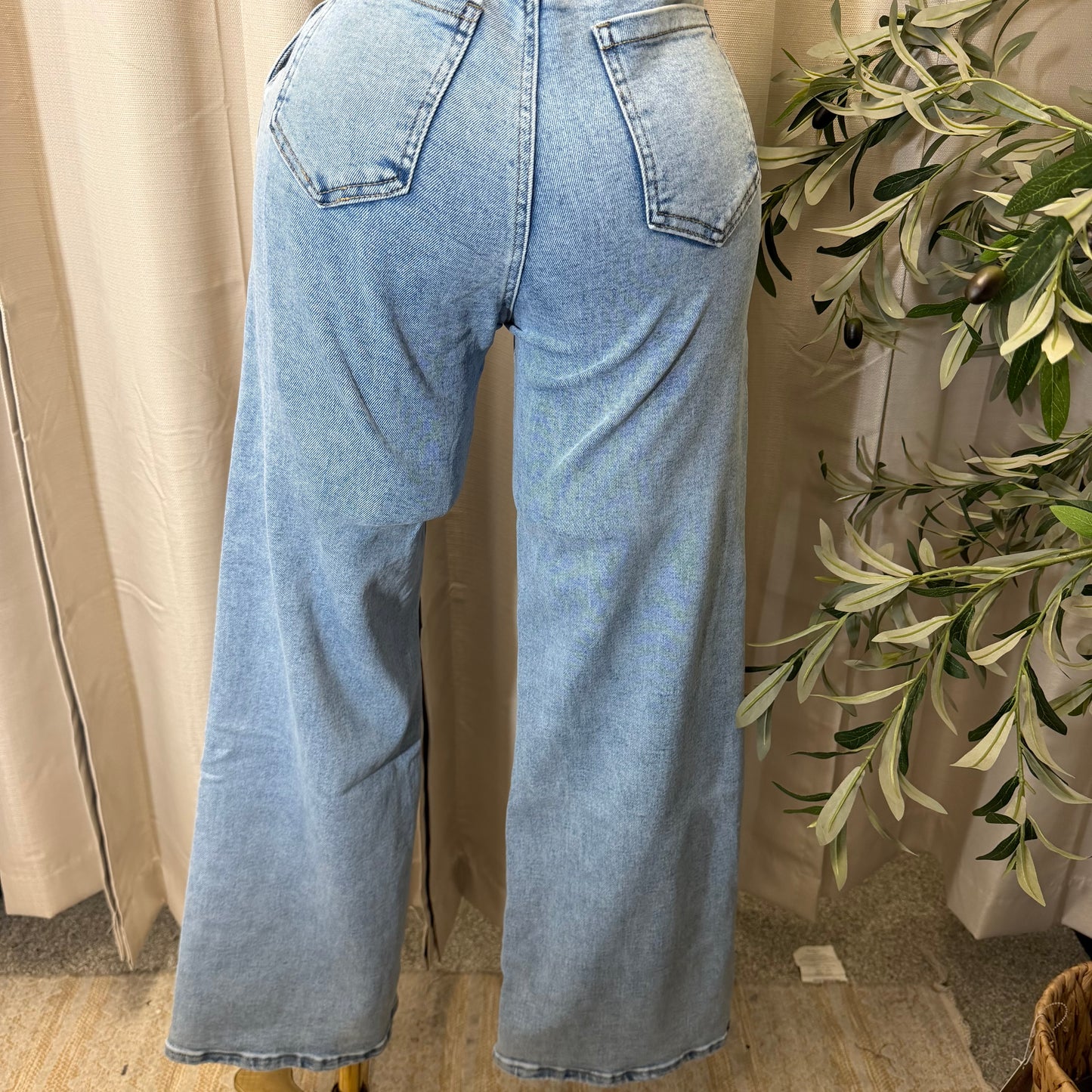 High Waisted Jeans Button On the Side-Light Blue