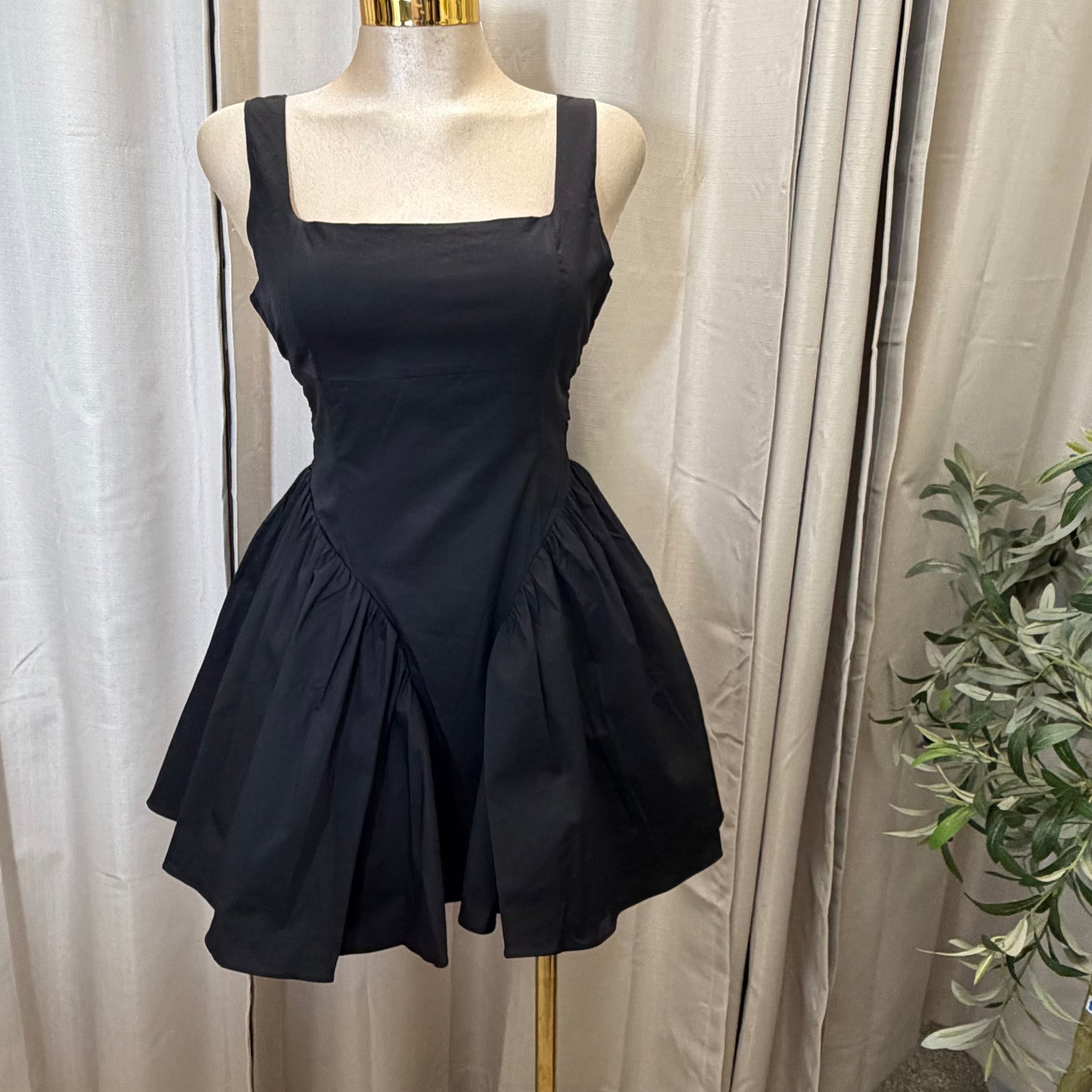 Poplin Back Ribbon Mini Dress-Black