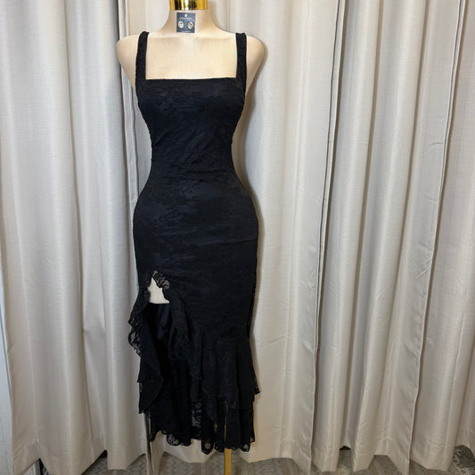 Floral lace Ruffle slit maxi Dress-Black