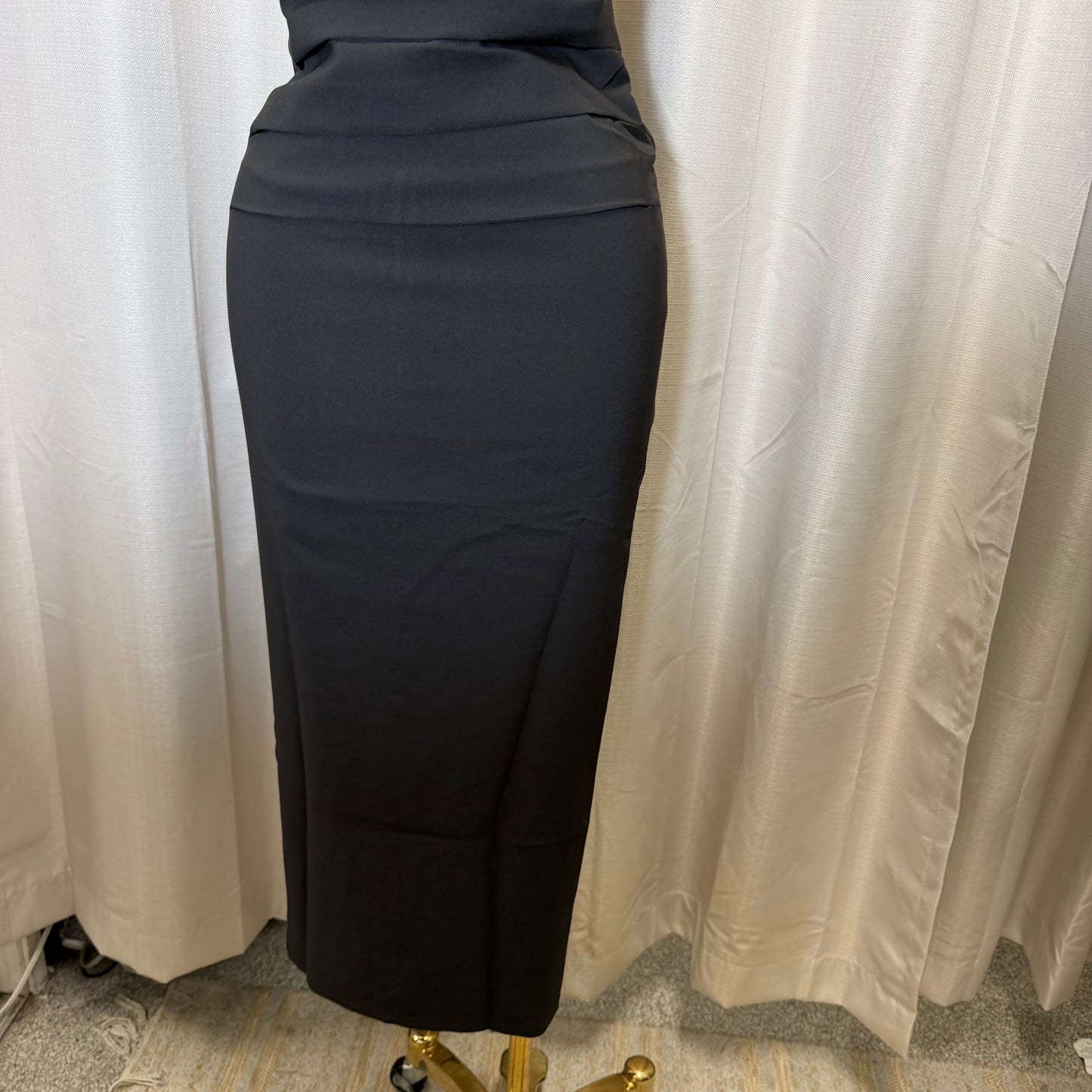 Halter Neck Structured Back Slit Maxi Dress-Black