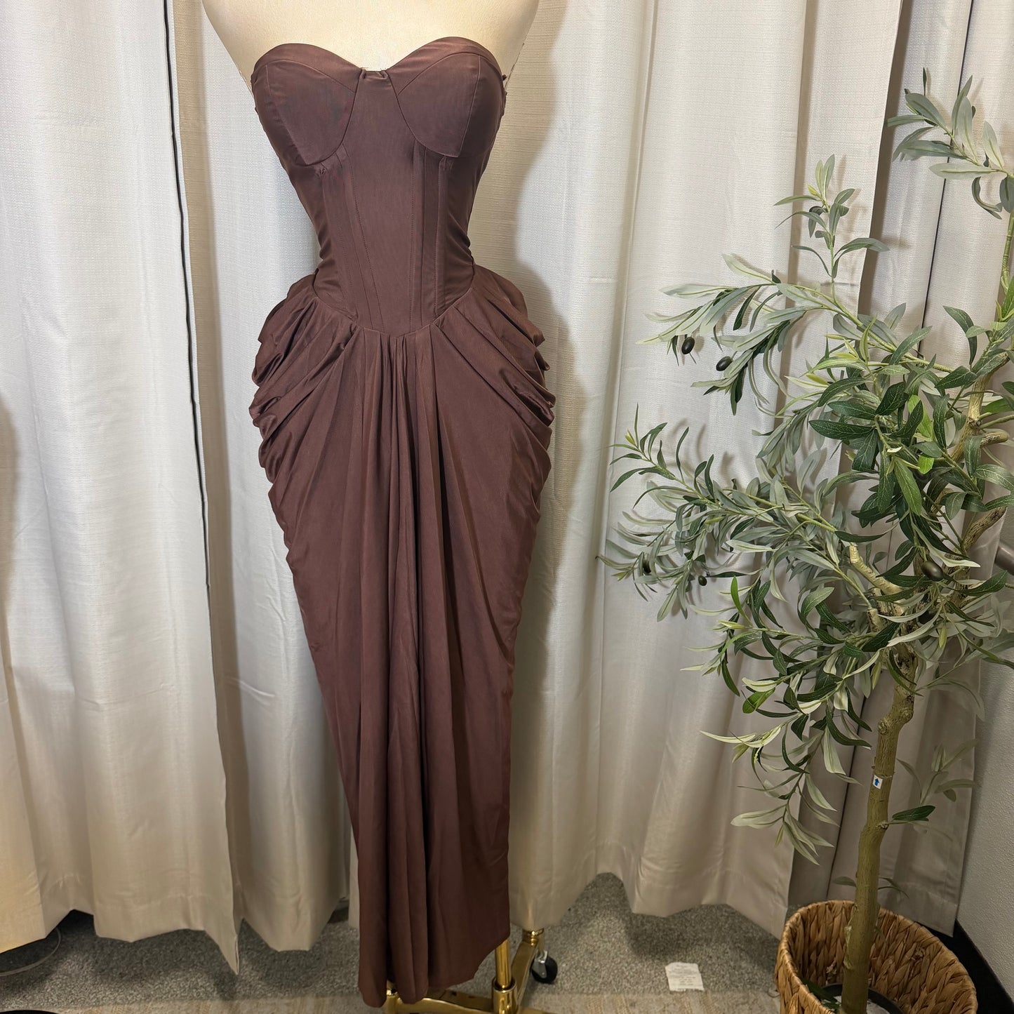 STRAPLESS CORSEST TOP DRAPED MIDI DRESS-Chocolate