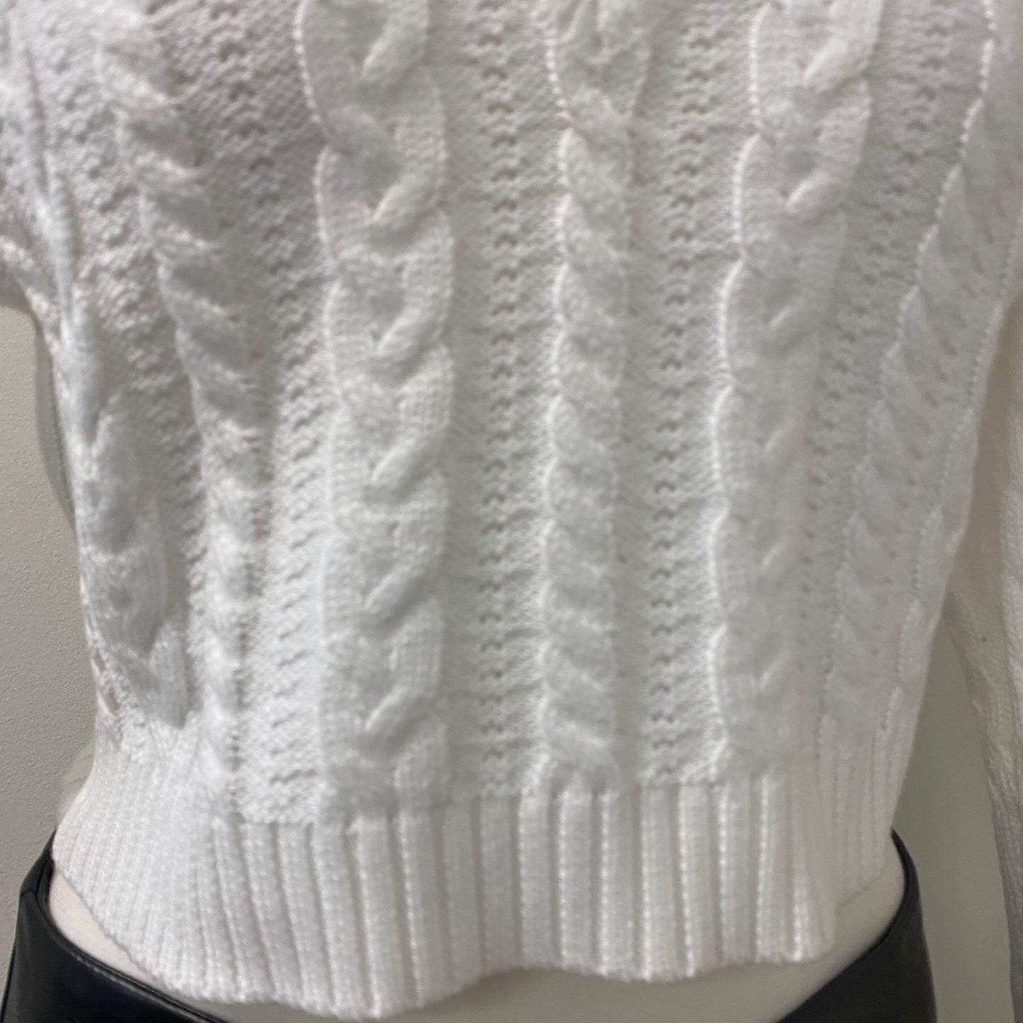 Crop Sweater -White