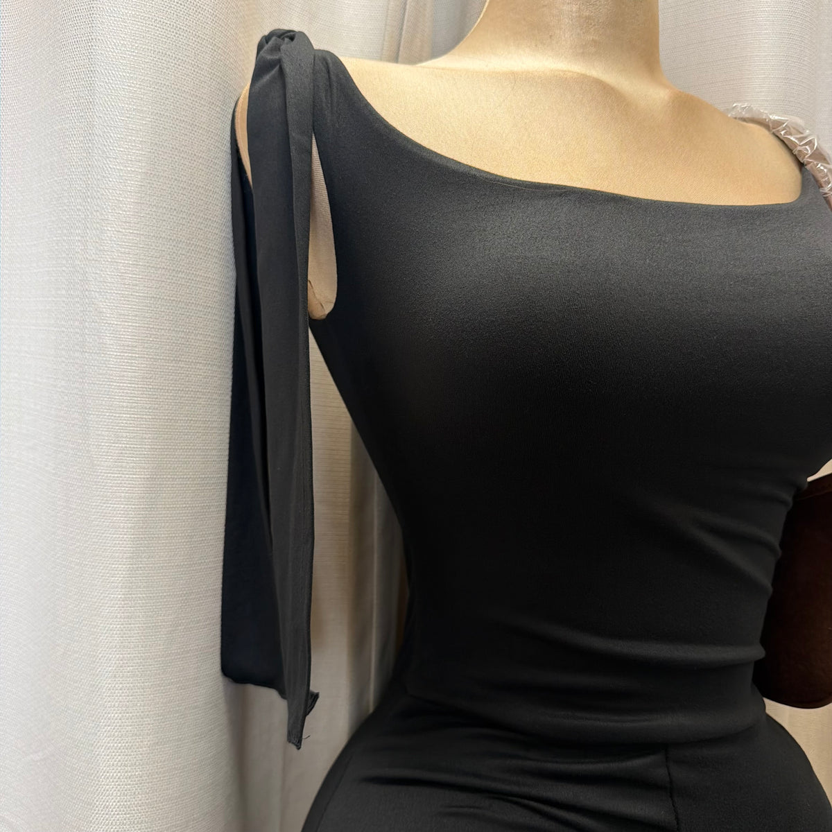 Off shoulder Capri Jumpsuit-Black