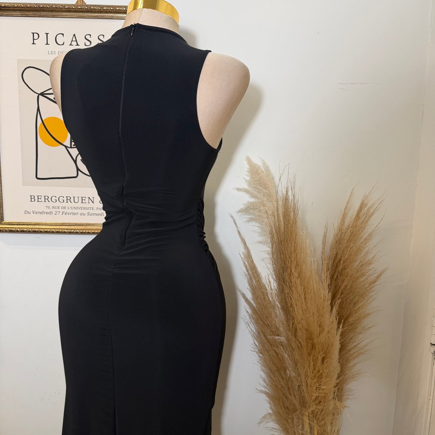 Sleeveless Front trim Midi Dress-black