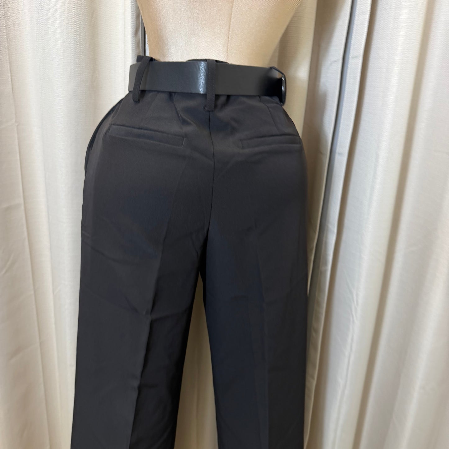 High waisted Pleated Wide leg Trousers-Black