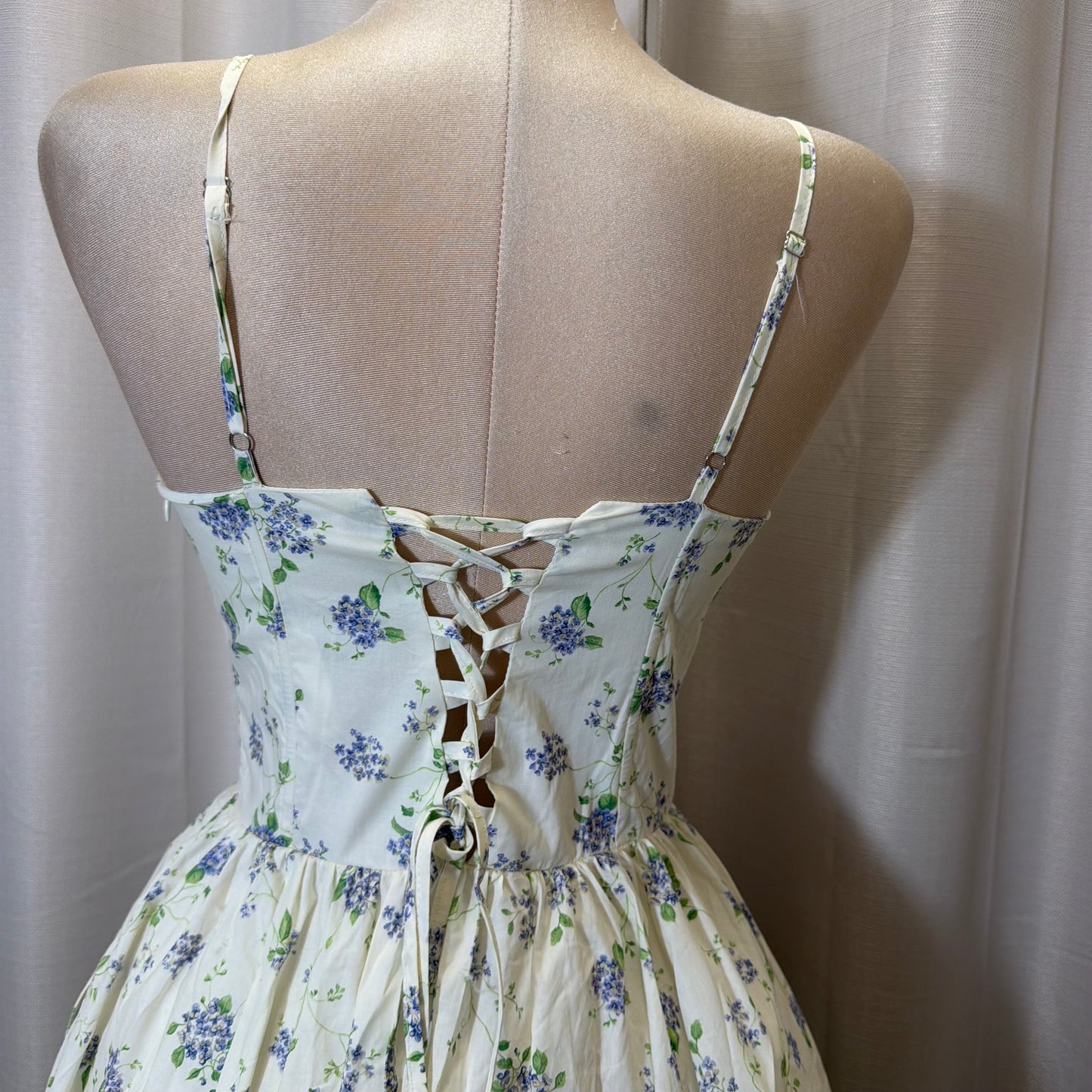 Floral Sleeveless spaghetti strap sweetheart neck fit and Flare Dress-Ivory/Blue