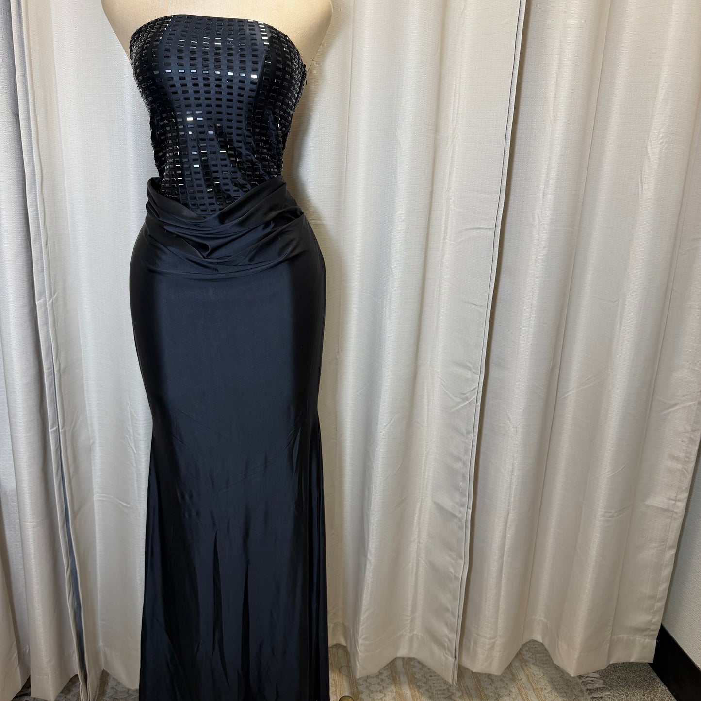 Rectangle Rhinestone satin mermaid maxi Dress-Black