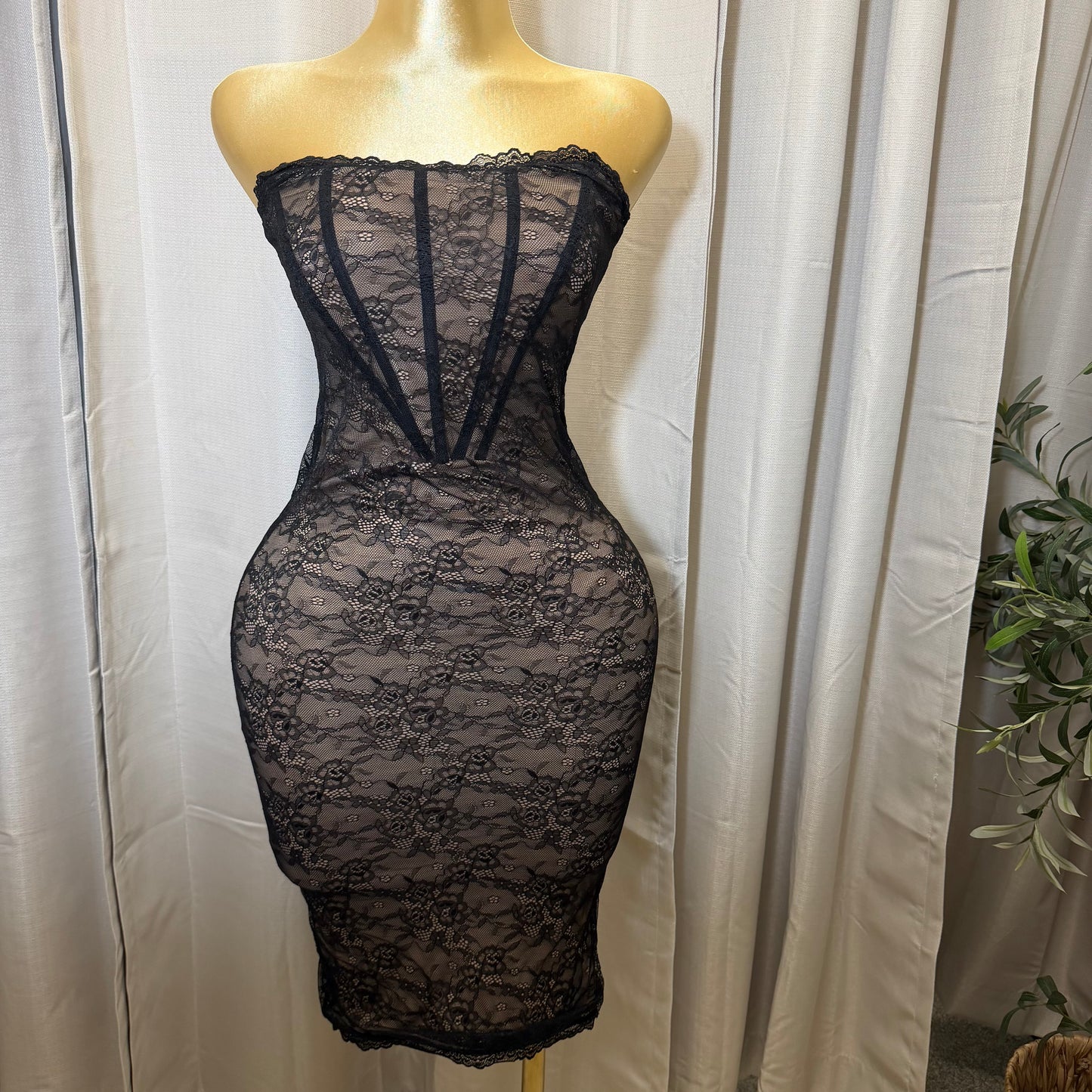 Stretch Lace Corset Body Midi Dress-Black