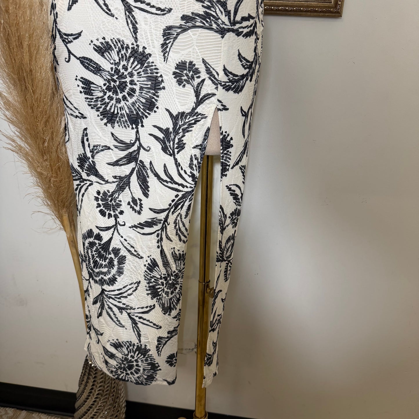 Printed Knit Jacquard w/ Metal Trim Tube Midi Dress-Black/White