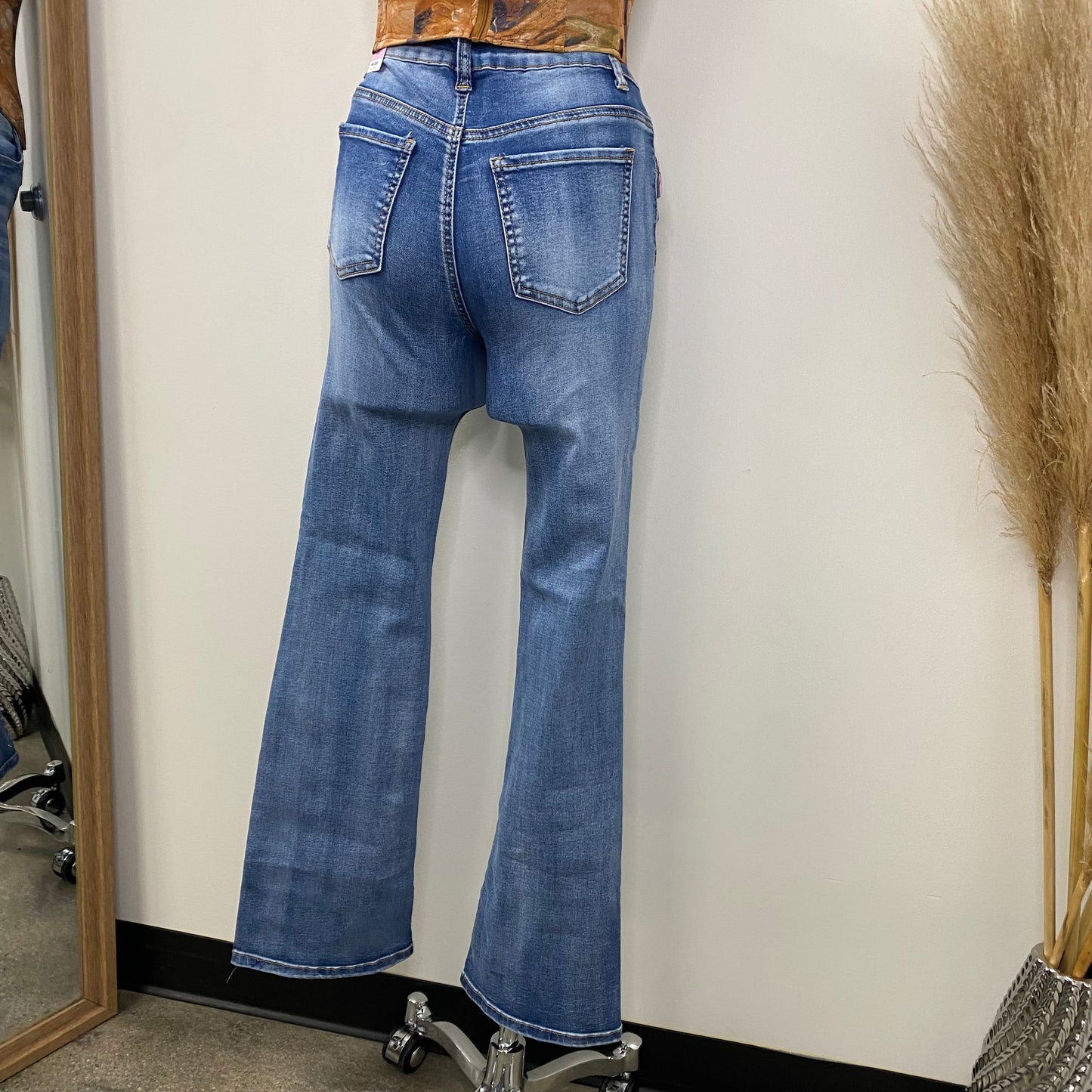 Style: 90354 Boot Cut with Potassium Wash