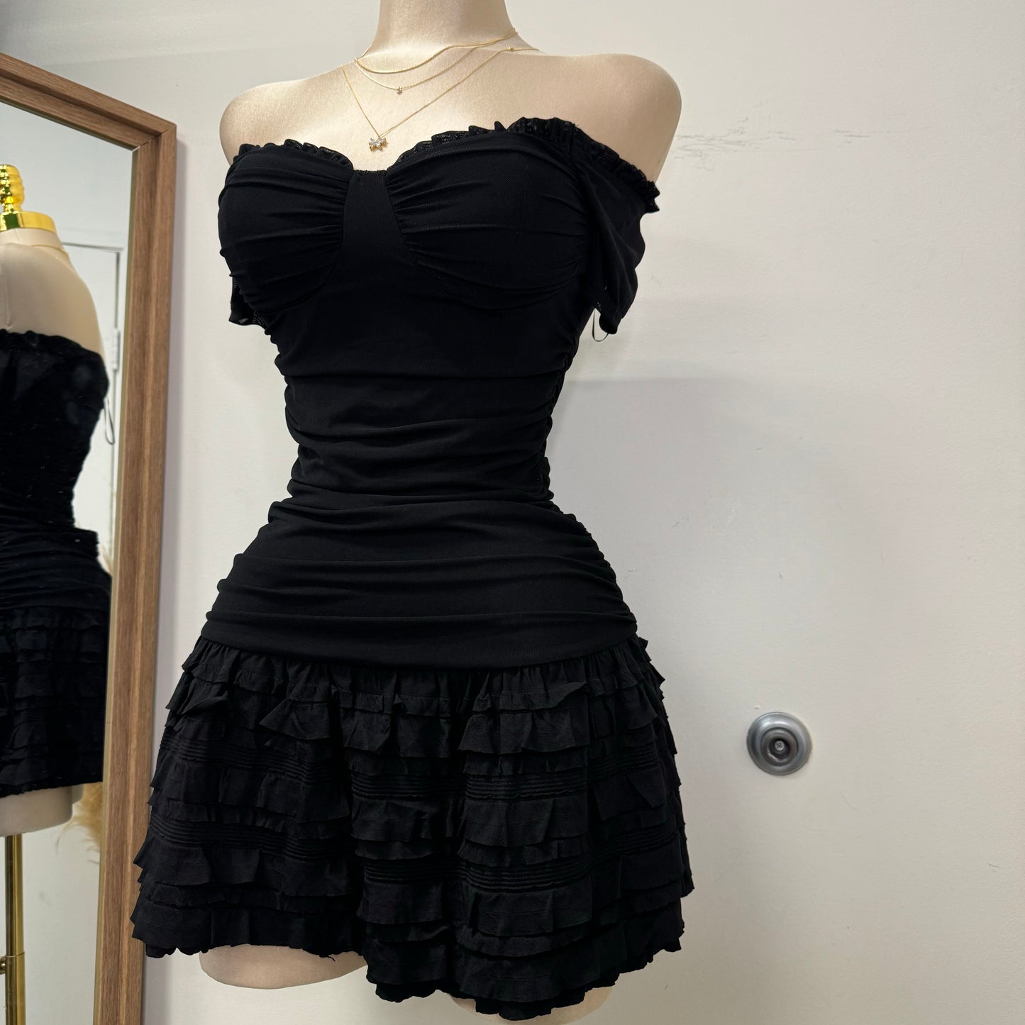 Edge Mesh Off Shoulder Ruffled Dress-Black