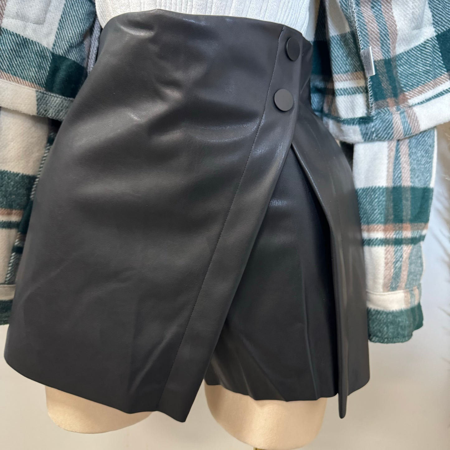 Fresita Leather Skort-Black